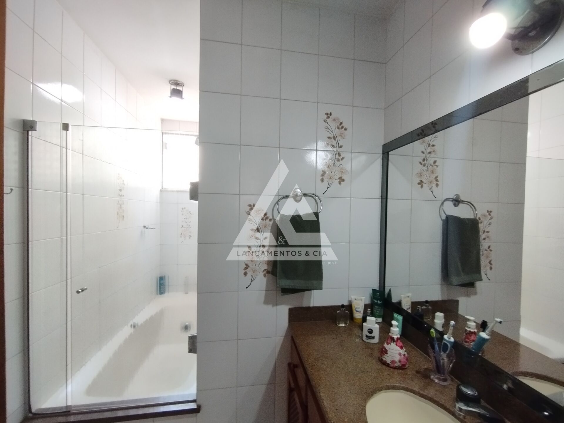 Apartamento à venda com 3 quartos, 121m² - Foto 17