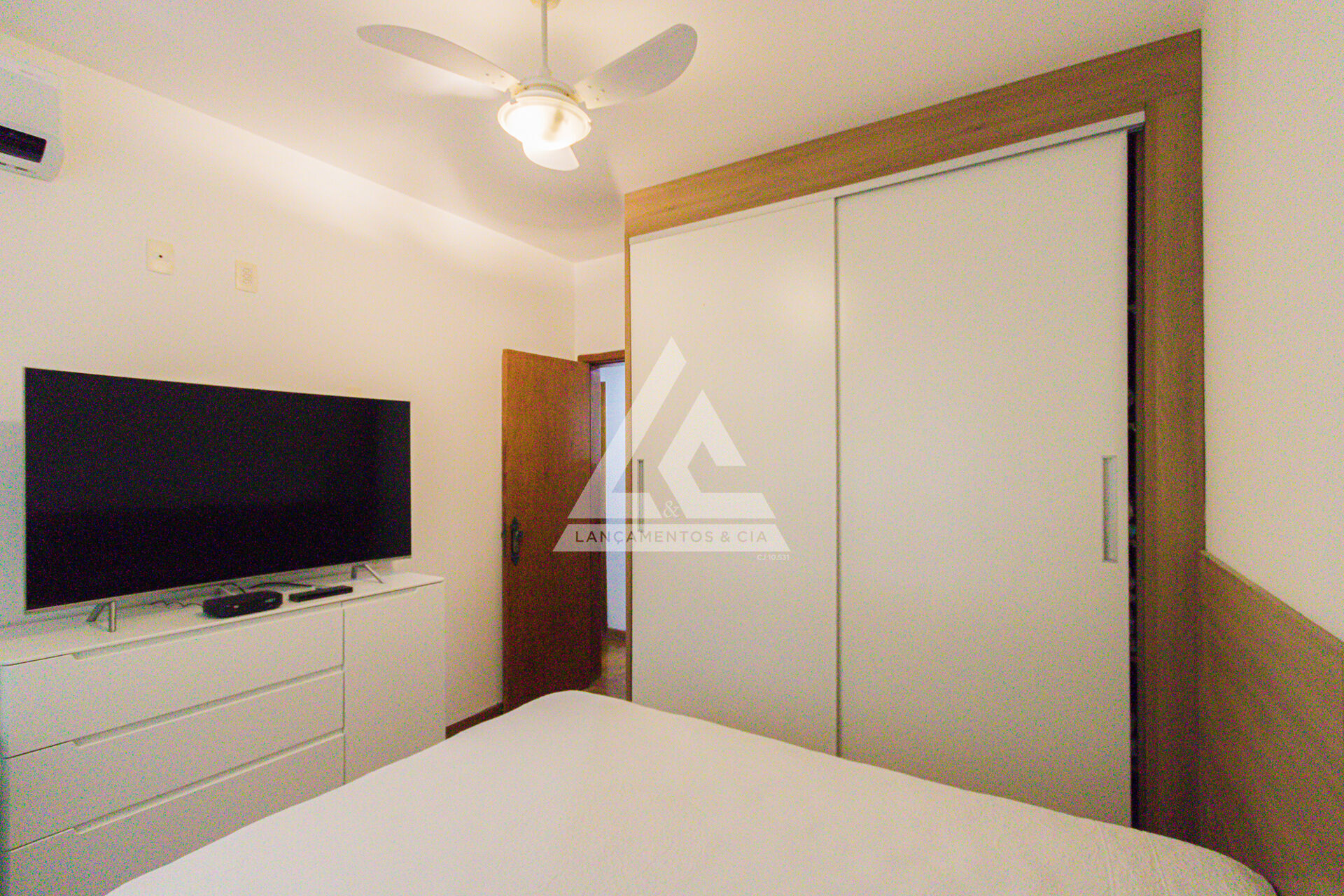 Apartamento à venda com 3 quartos, 121m² - Foto 12