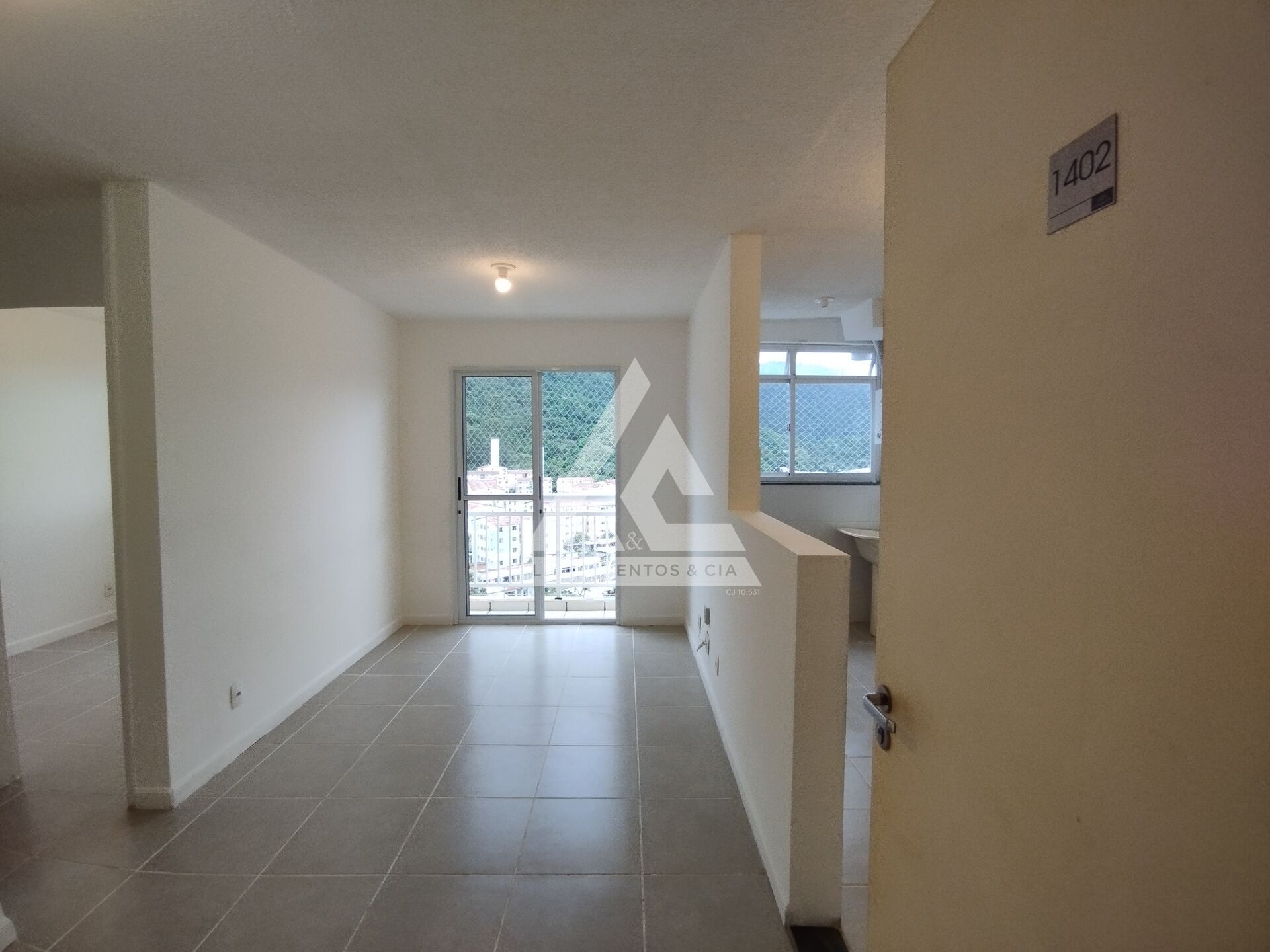 Apartamento à venda com 2 quartos, 45m² - Foto 1