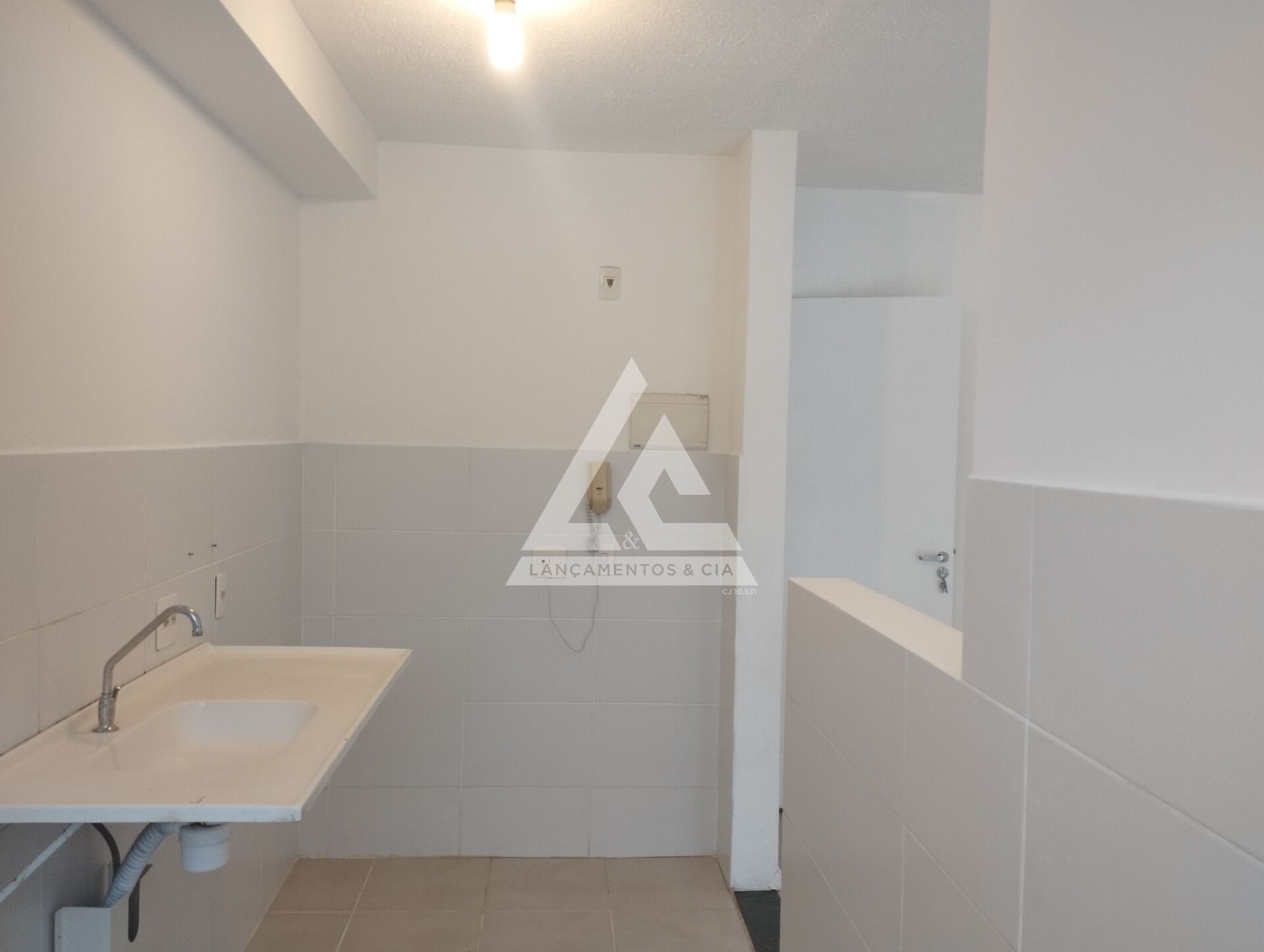 Apartamento à venda com 2 quartos, 45m² - Foto 3