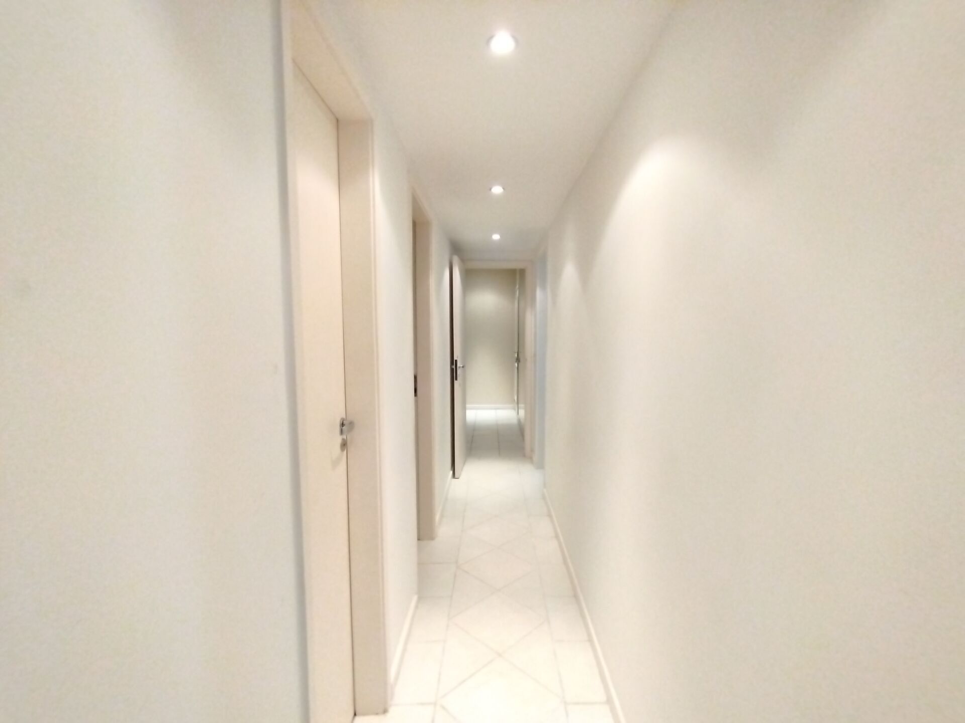 Apartamento para alugar com 3 quartos, 95m² - Foto 12