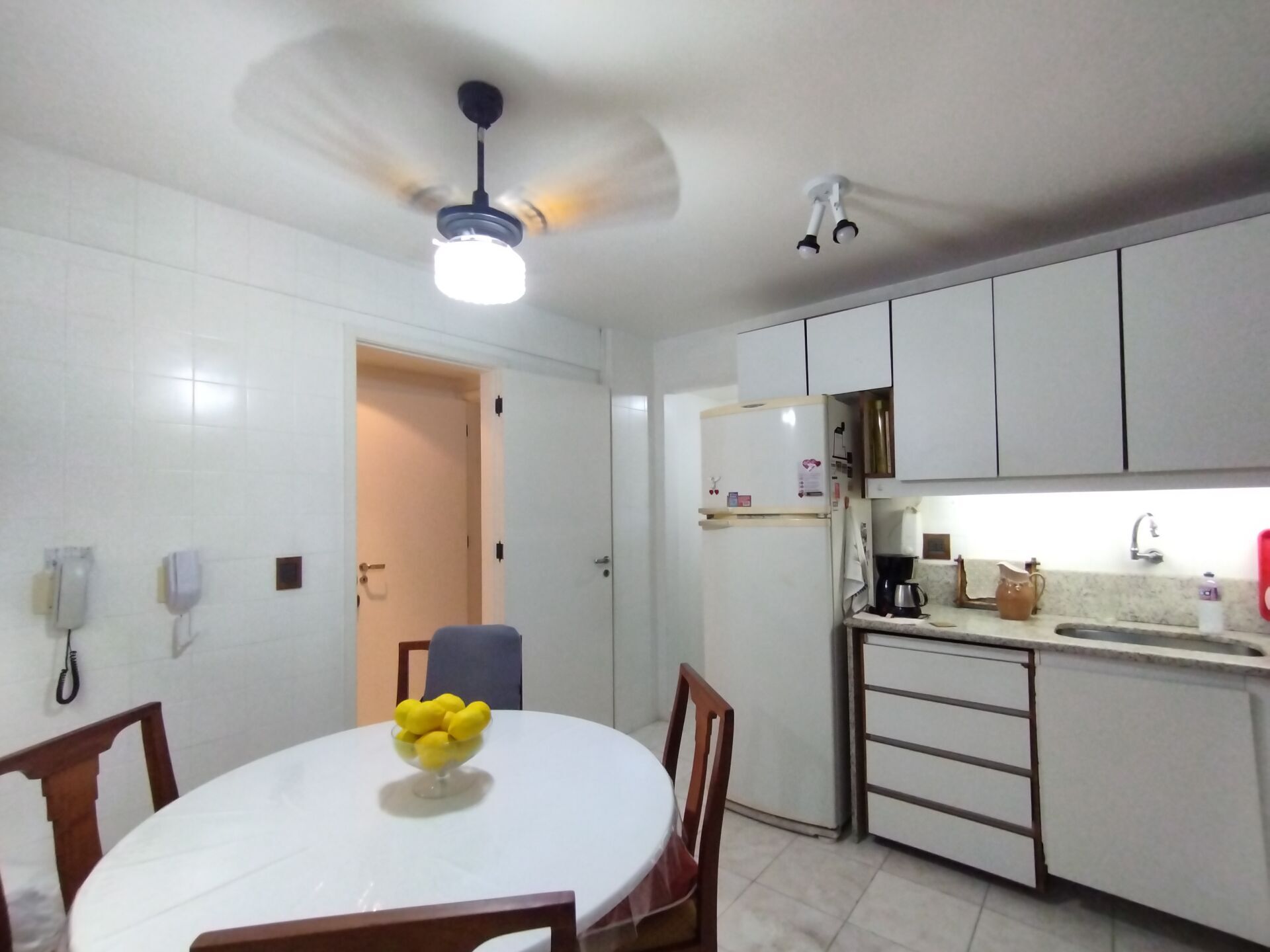 Apartamento para alugar com 3 quartos, 95m² - Foto 17