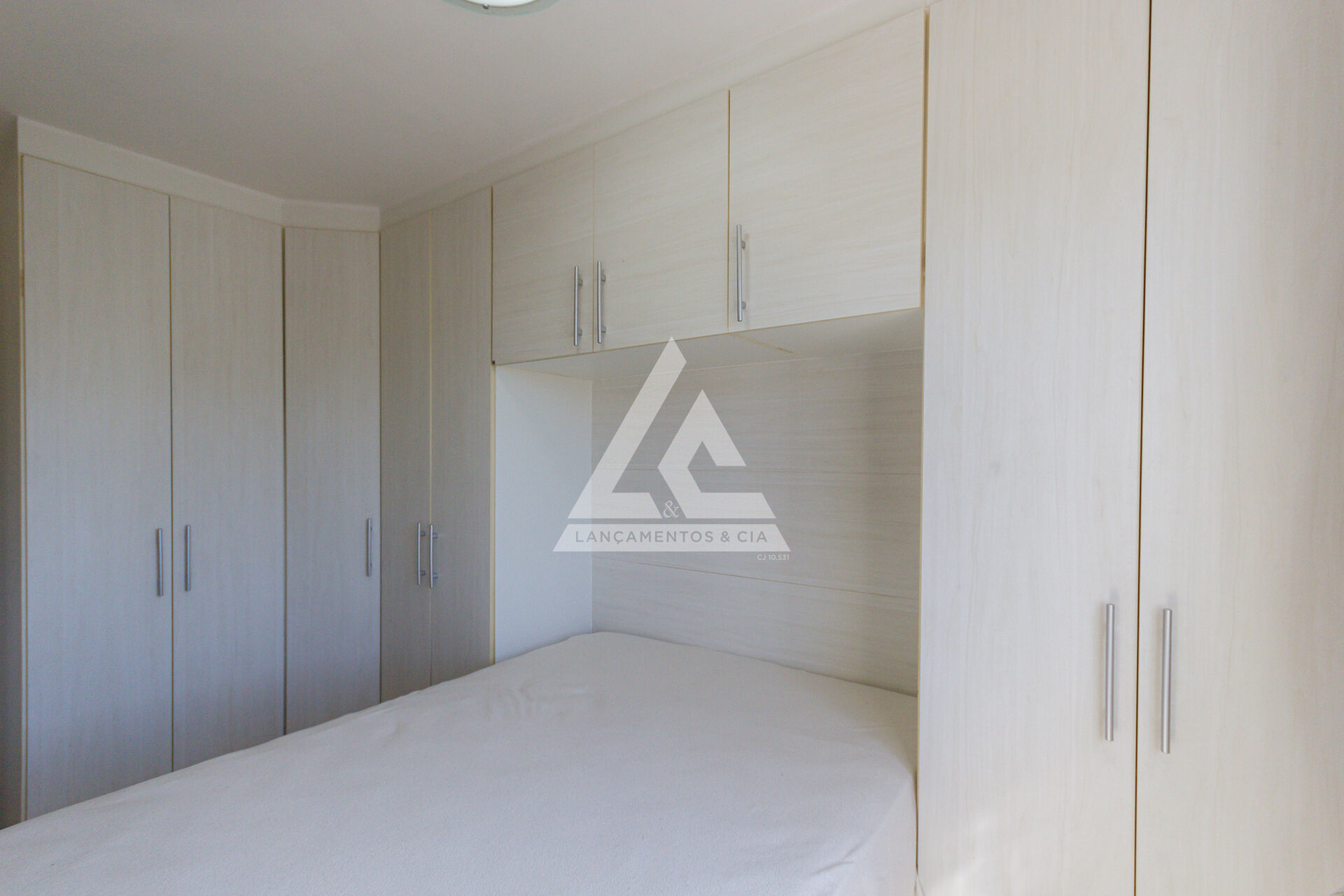 Apartamento à venda com 2 quartos, 48m² - Foto 11