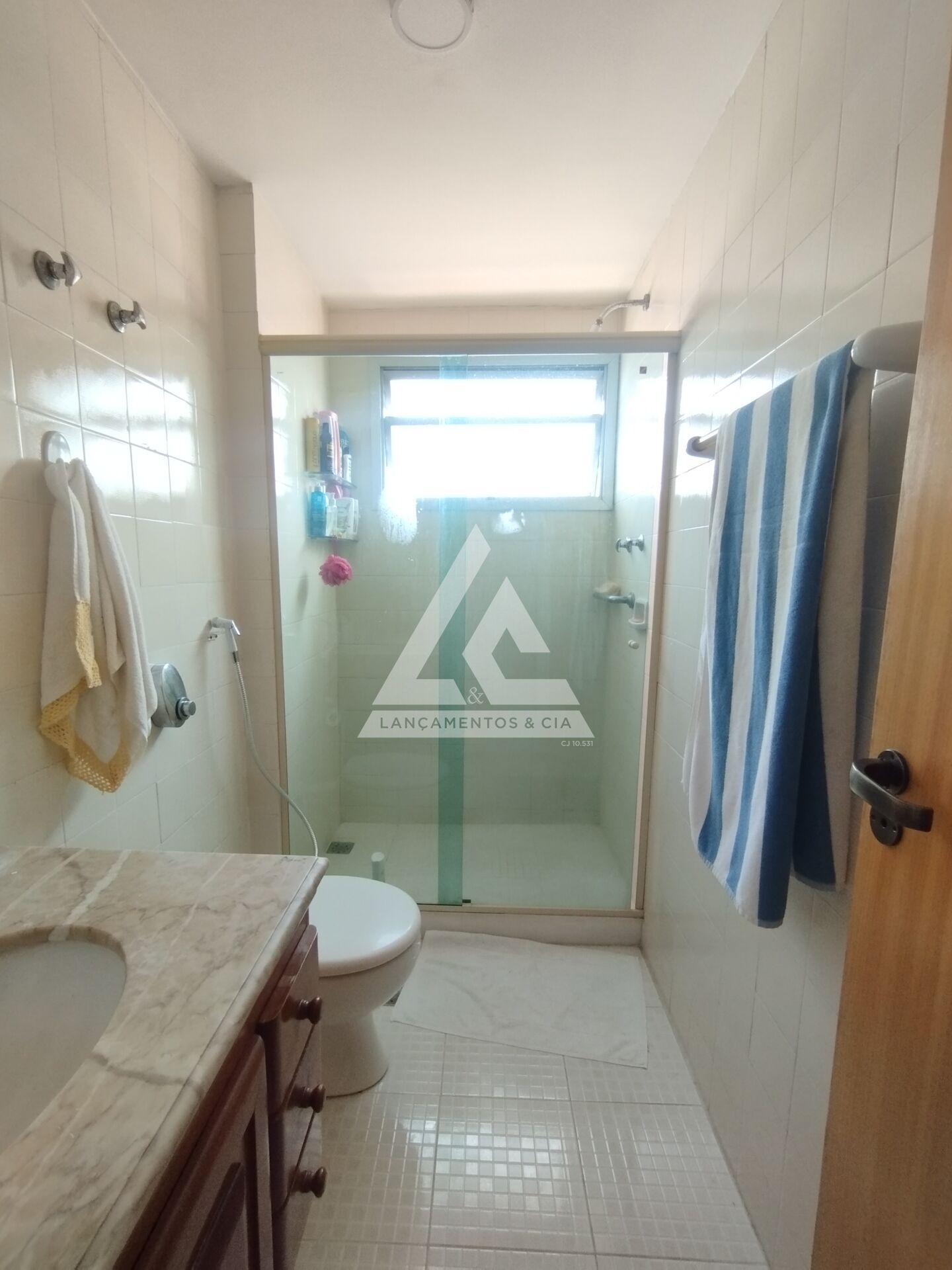 Apartamento à venda com 2 quartos, 70m² - Foto 8