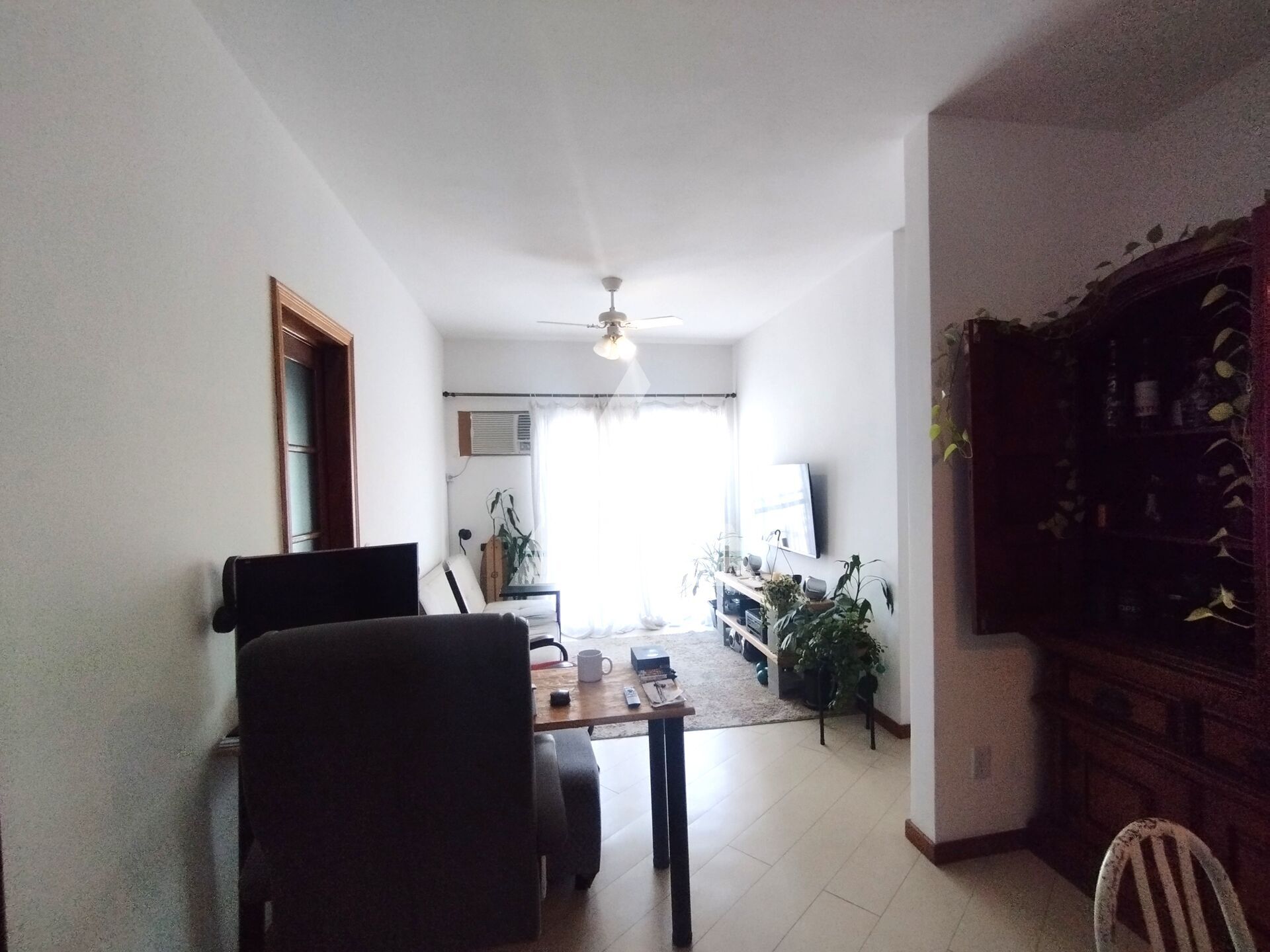 Apartamento à venda com 2 quartos, 70m² - Foto 2