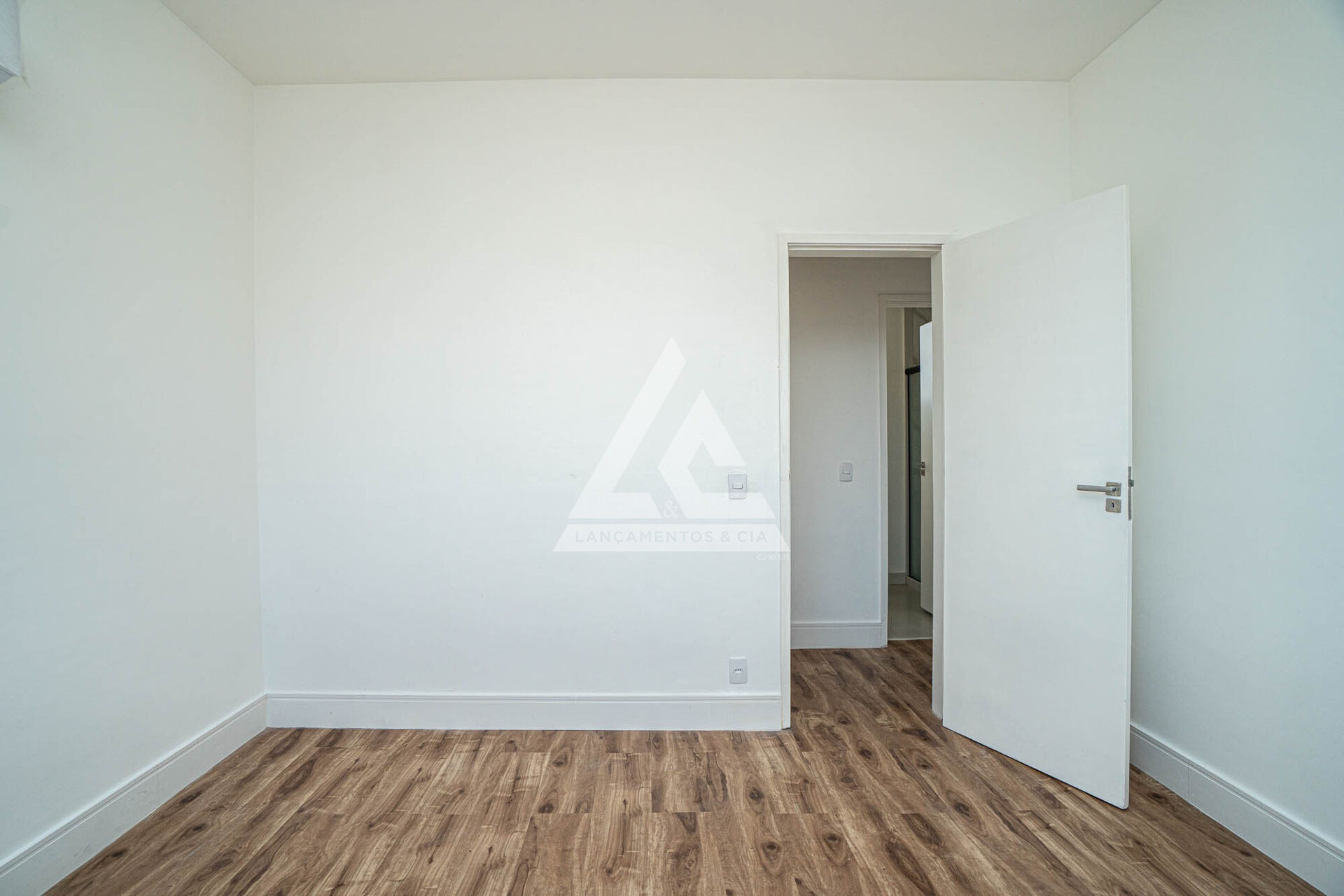 Apartamento à venda com 4 quartos, 130m² - Foto 19