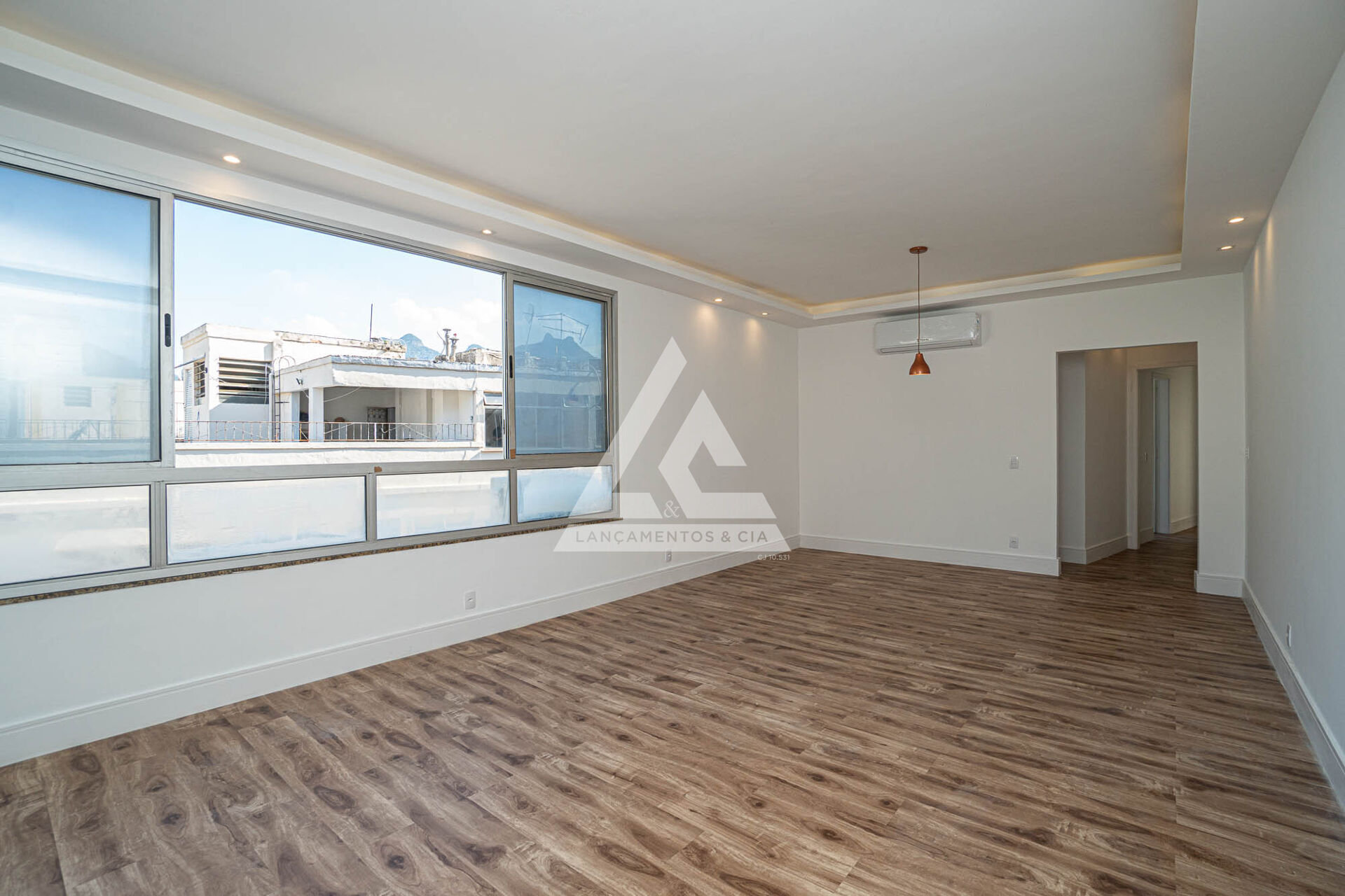 Apartamento à venda com 4 quartos, 130m² - Foto 2