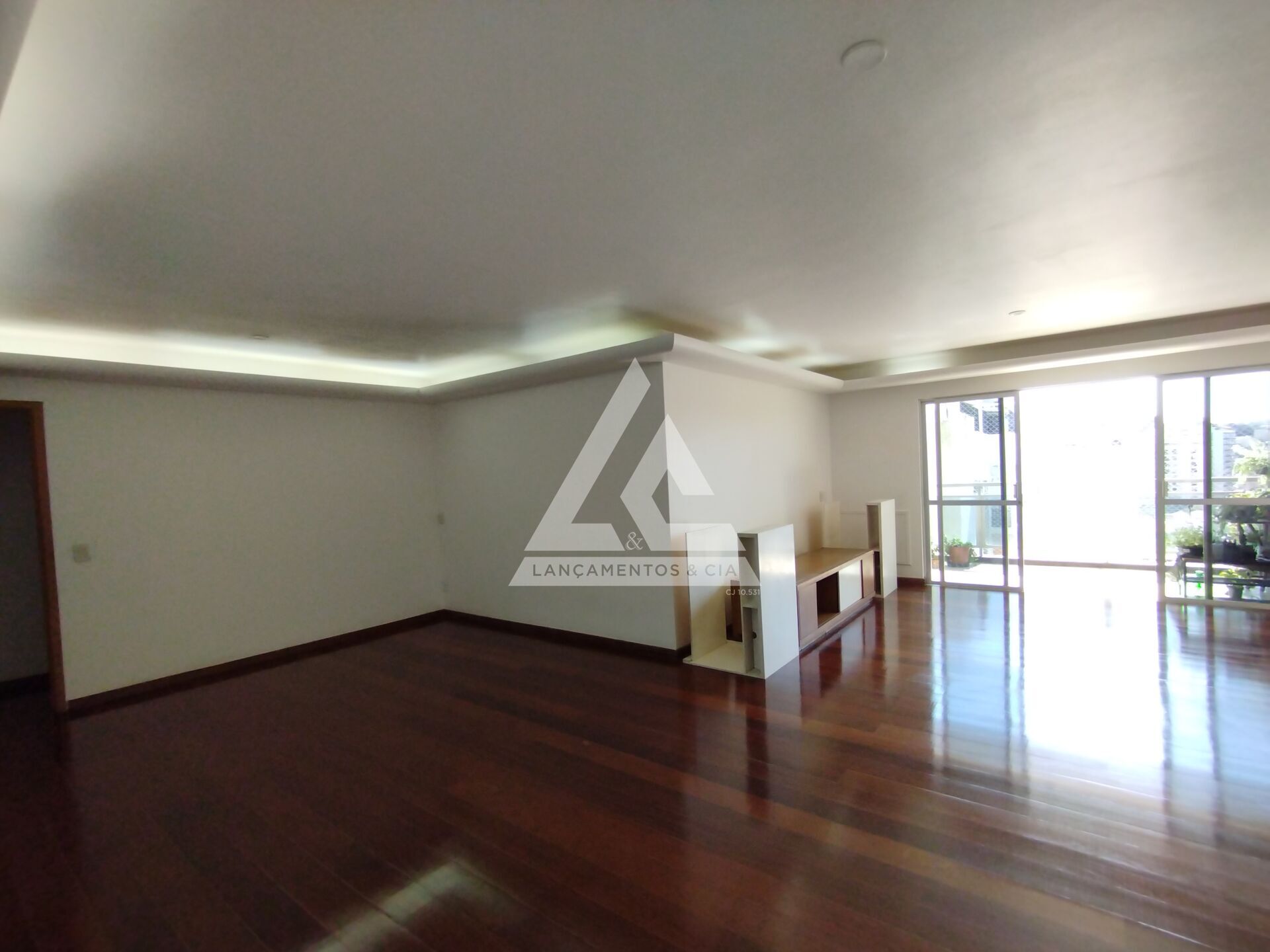 Apartamento à venda com 4 quartos, 180m² - Foto 4