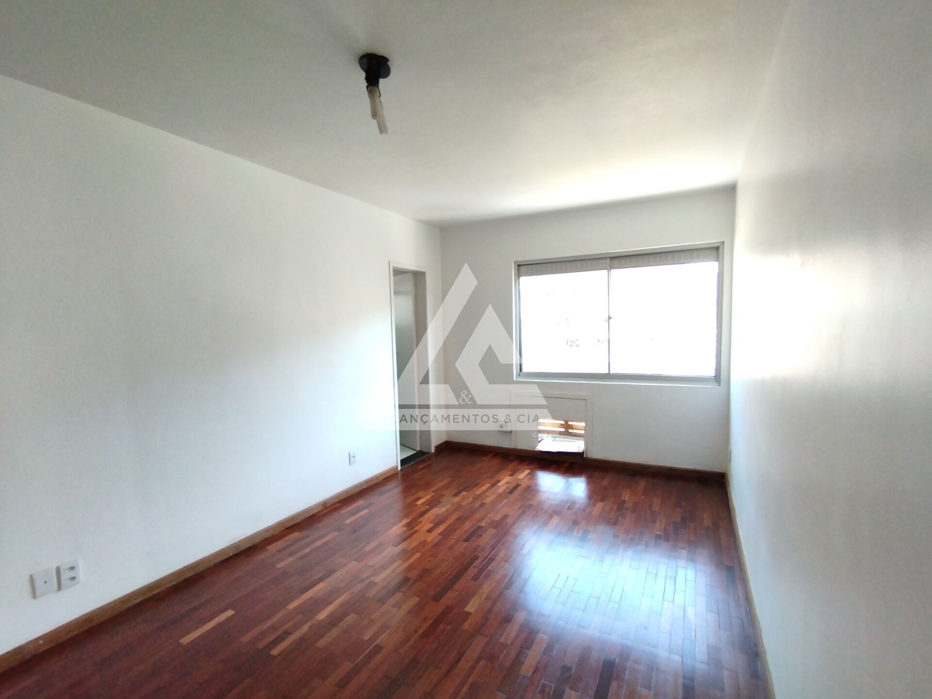 Apartamento à venda com 4 quartos, 180m² - Foto 15