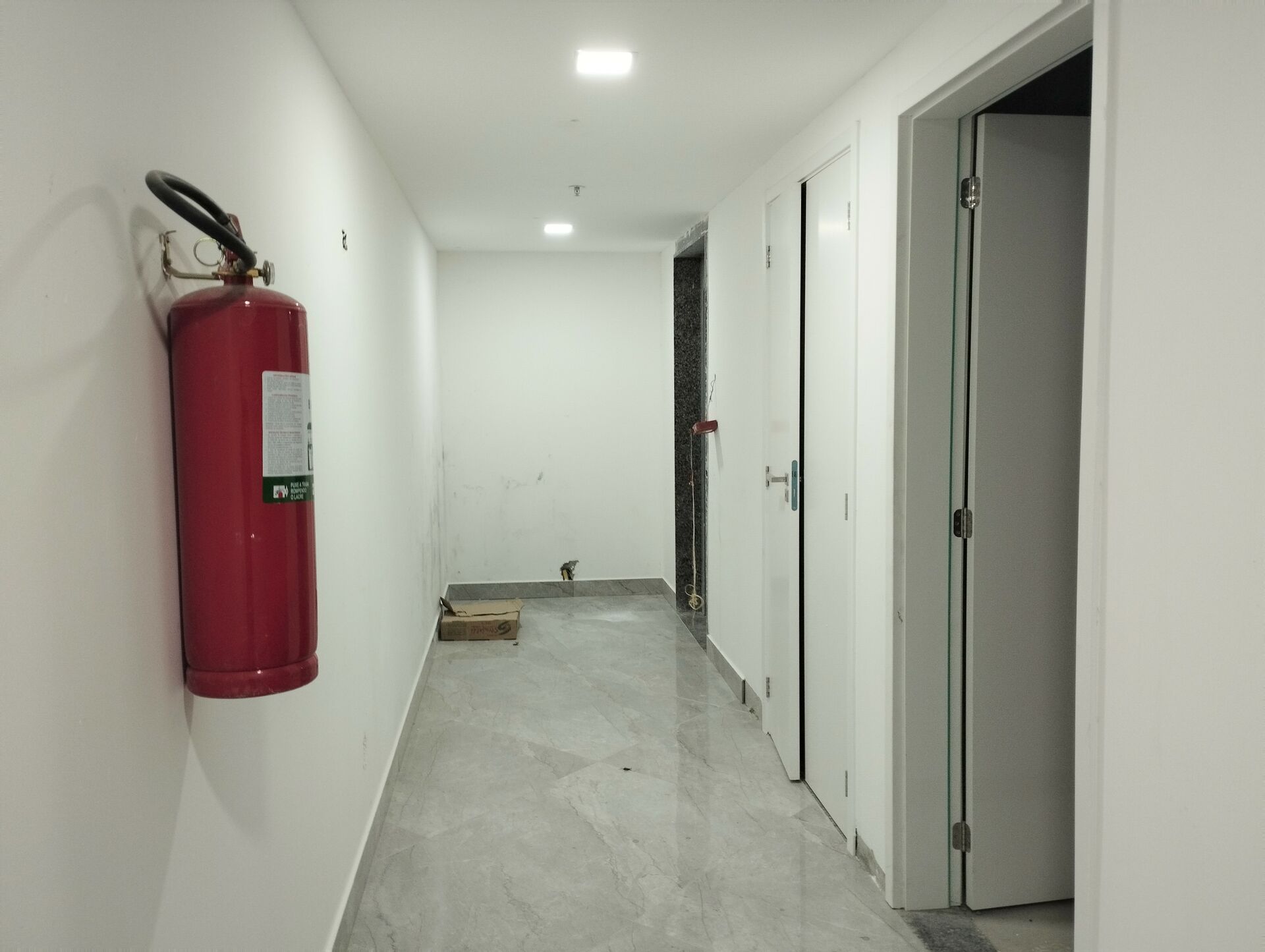 Apartamento à venda com 2 quartos, 65m² - Foto 19