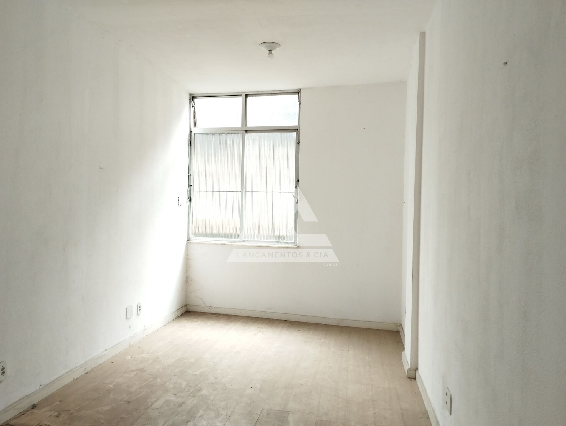 Apartamento à venda com 1 quarto, 61m² - Foto 5