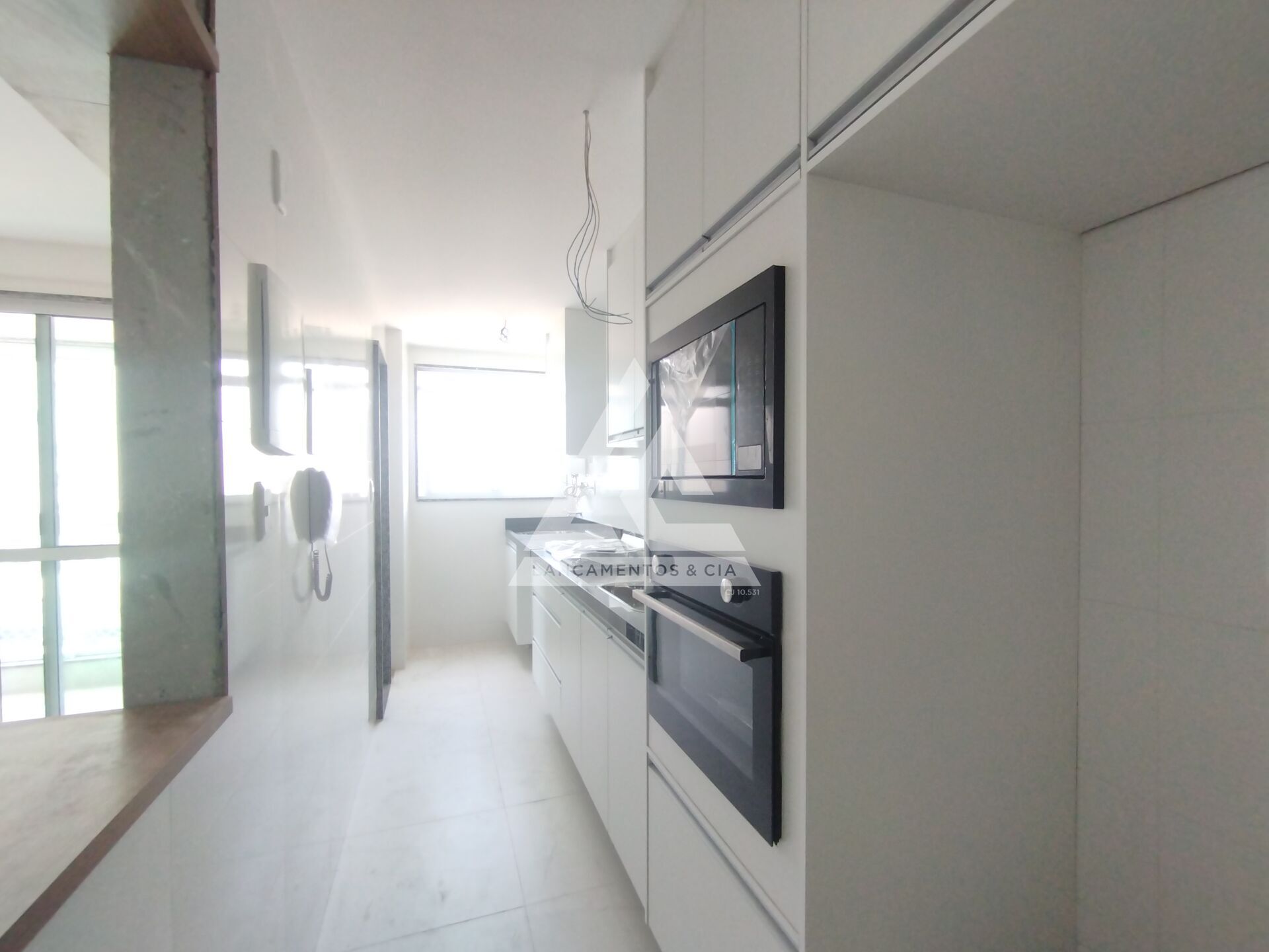 Apartamento à venda com 2 quartos, 68m² - Foto 4