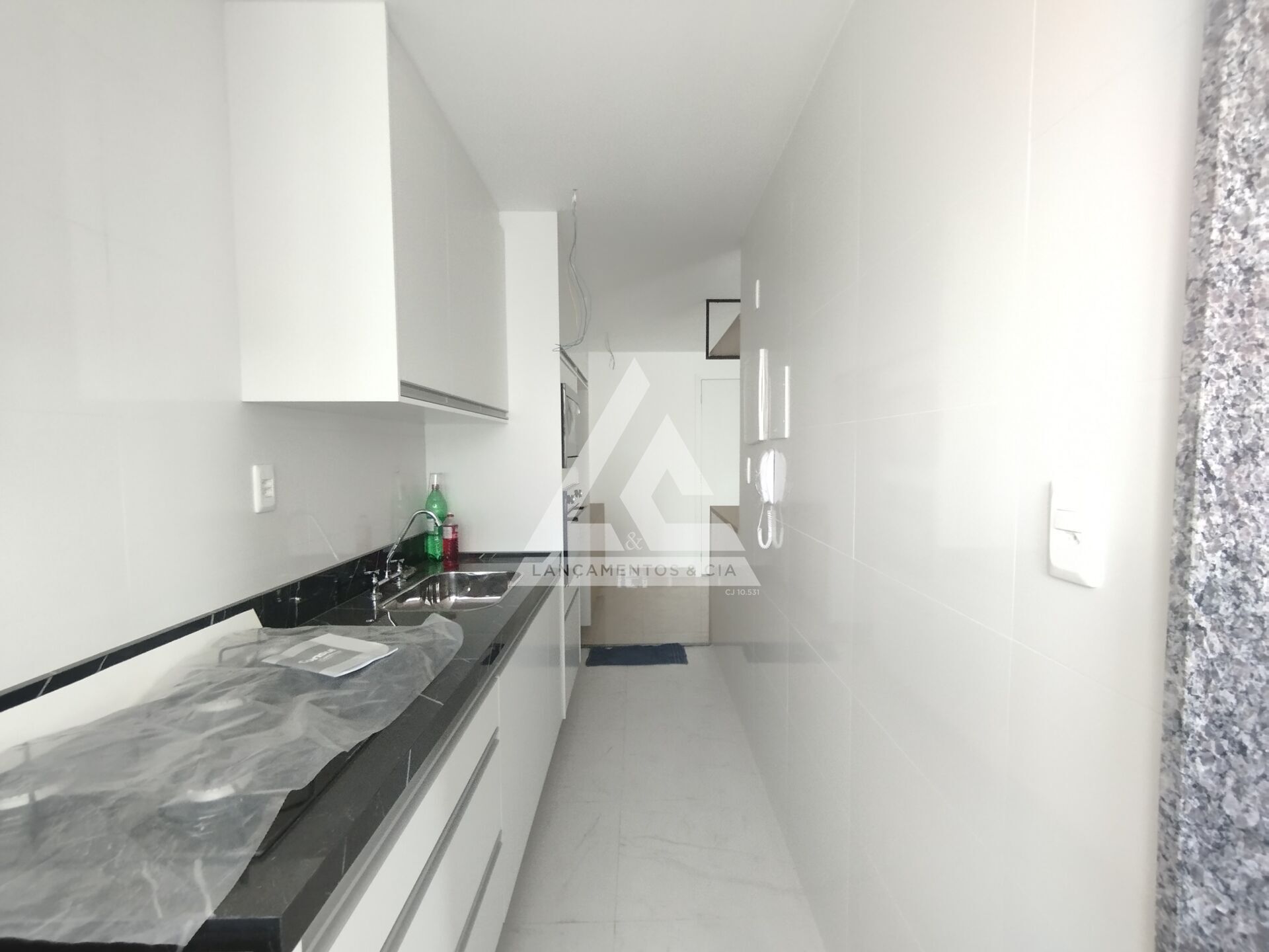 Apartamento à venda com 2 quartos, 68m² - Foto 10