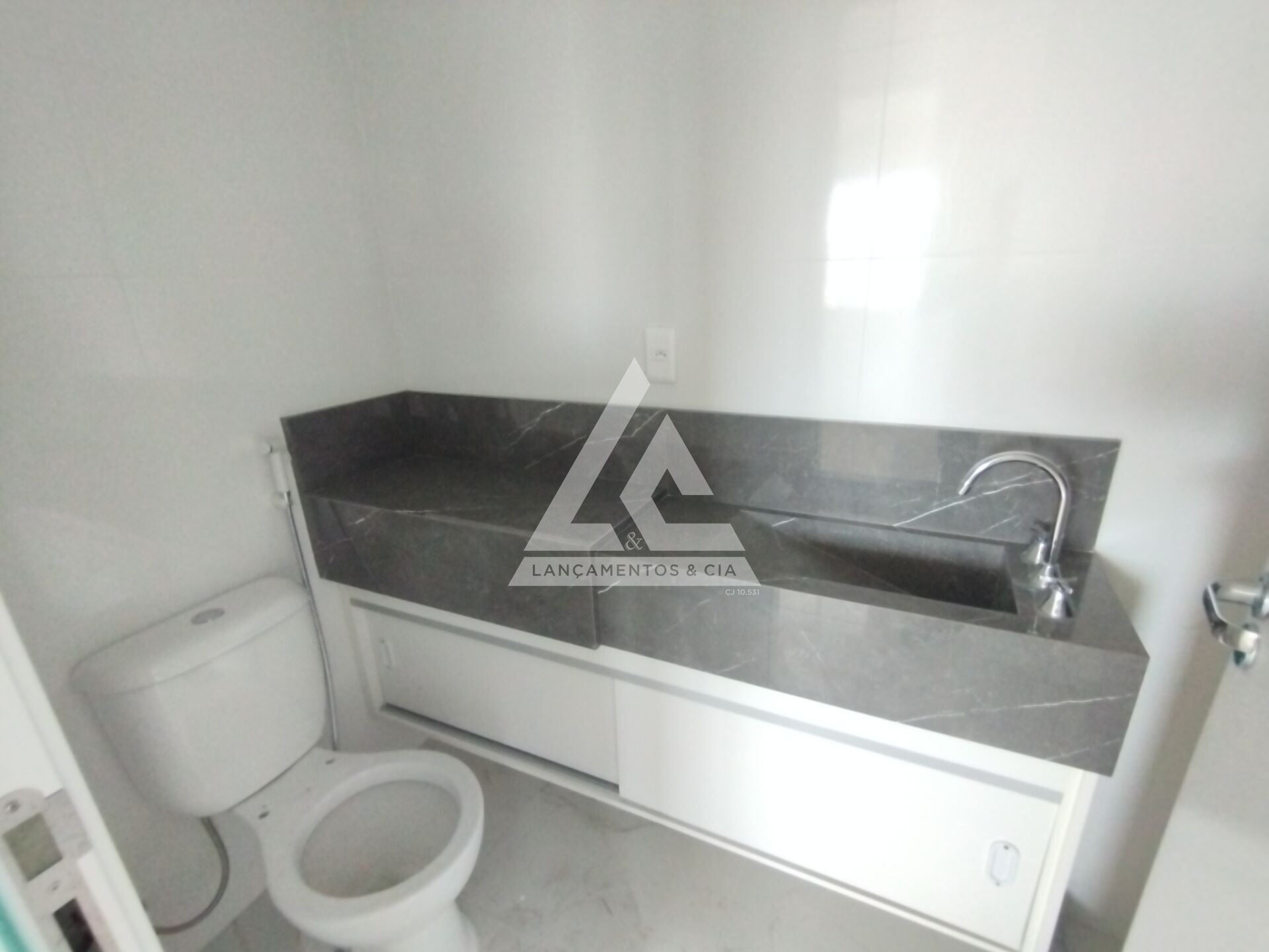 Apartamento à venda com 2 quartos, 68m² - Foto 14