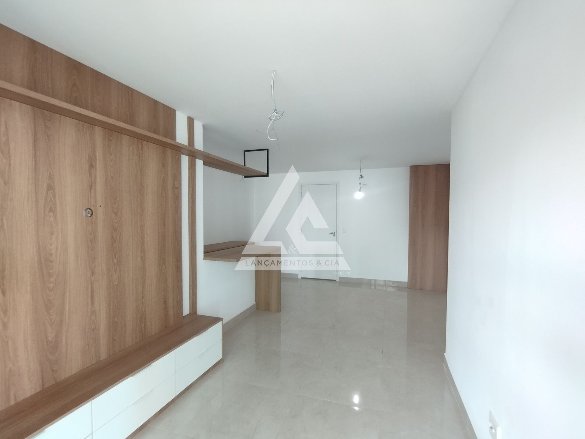 Apartamento à venda com 2 quartos, 68m² - Foto 5