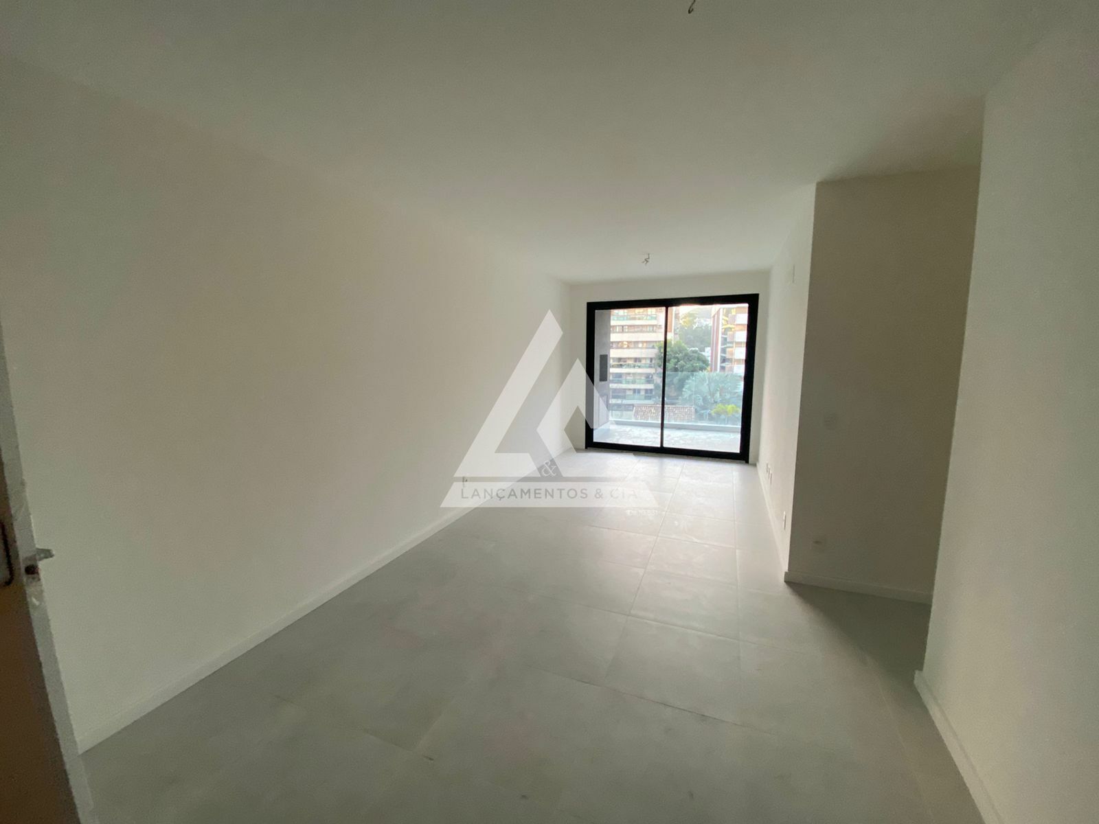 Apartamento à venda com 3 quartos, 102m² - Foto 4