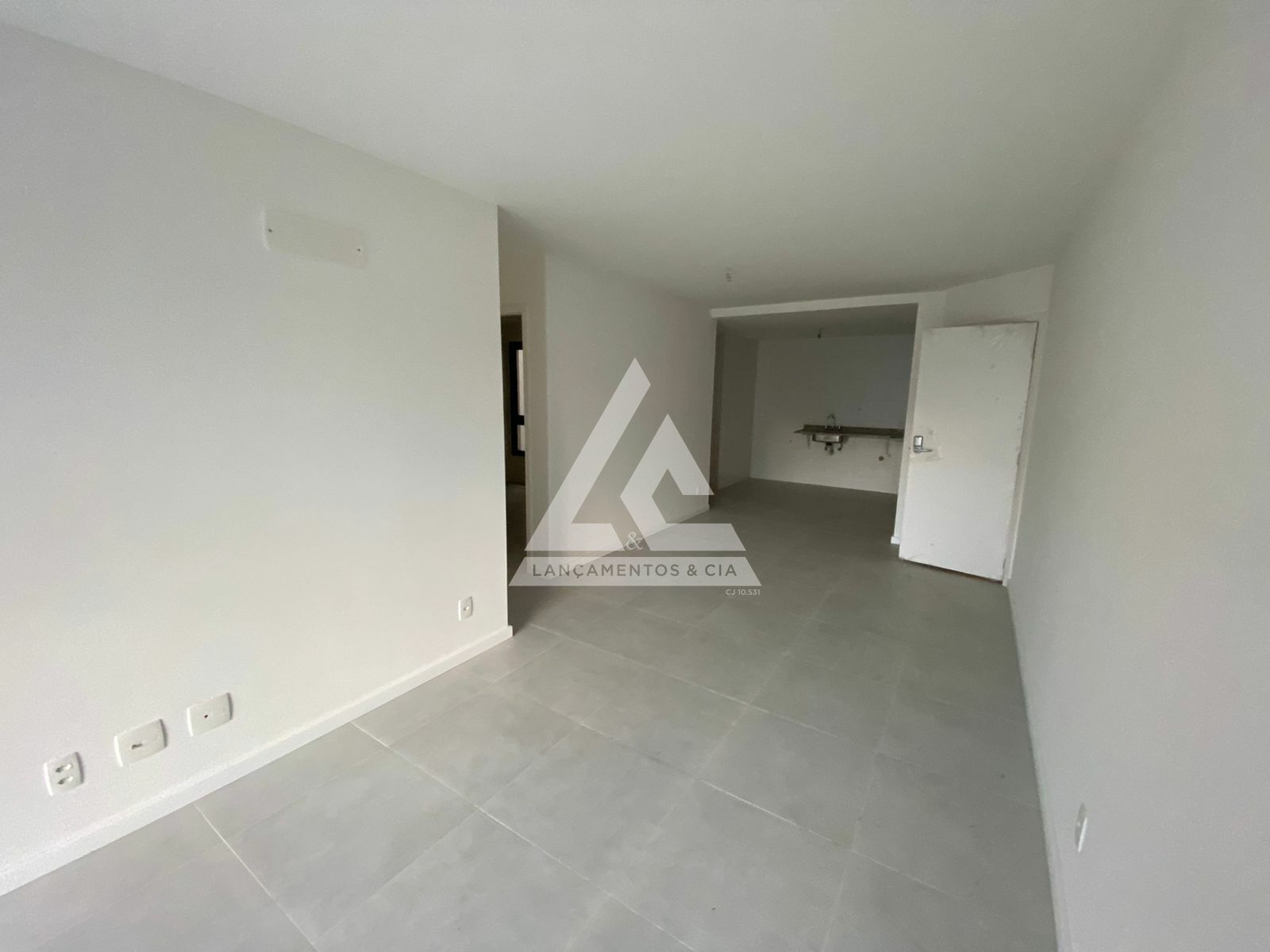 Apartamento à venda com 3 quartos, 102m² - Foto 2