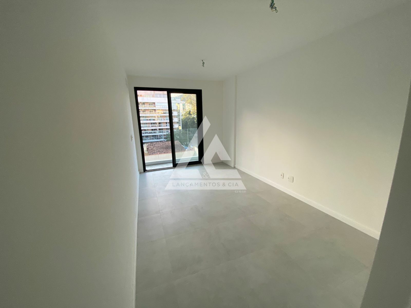 Apartamento à venda com 3 quartos, 102m² - Foto 3