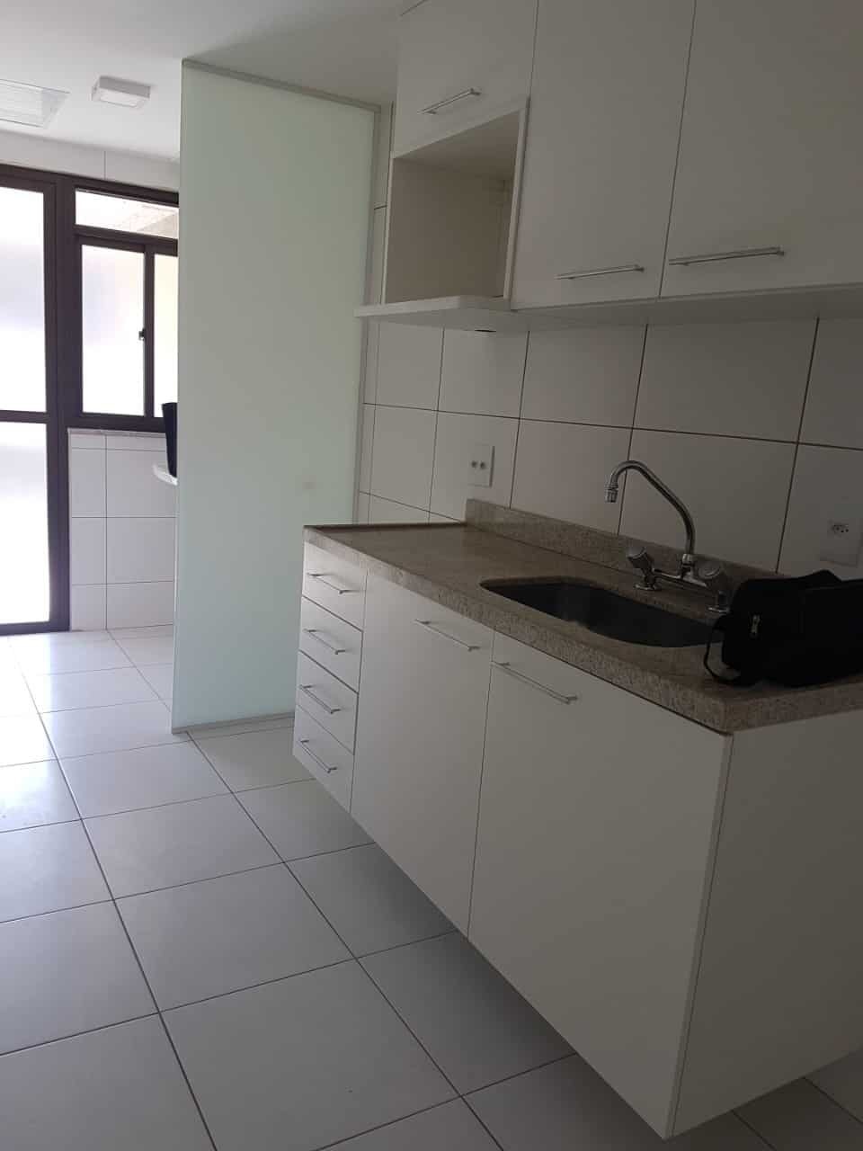 Apartamento à venda com 2 quartos, 75m² - Foto 11