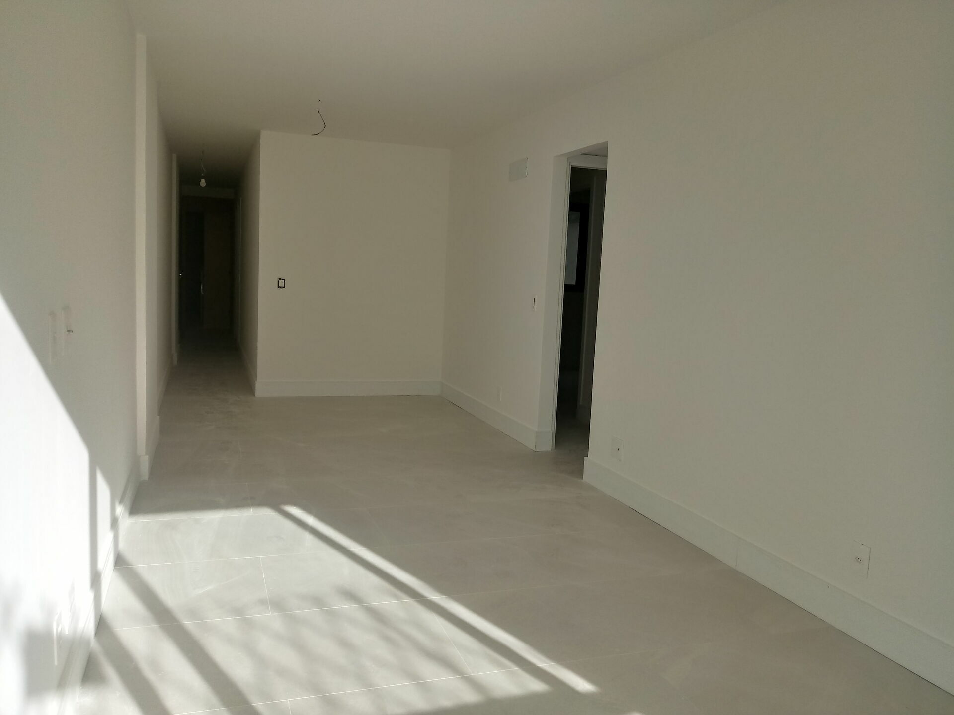 Apartamento à venda com 3 quartos, 117m² - Foto 3