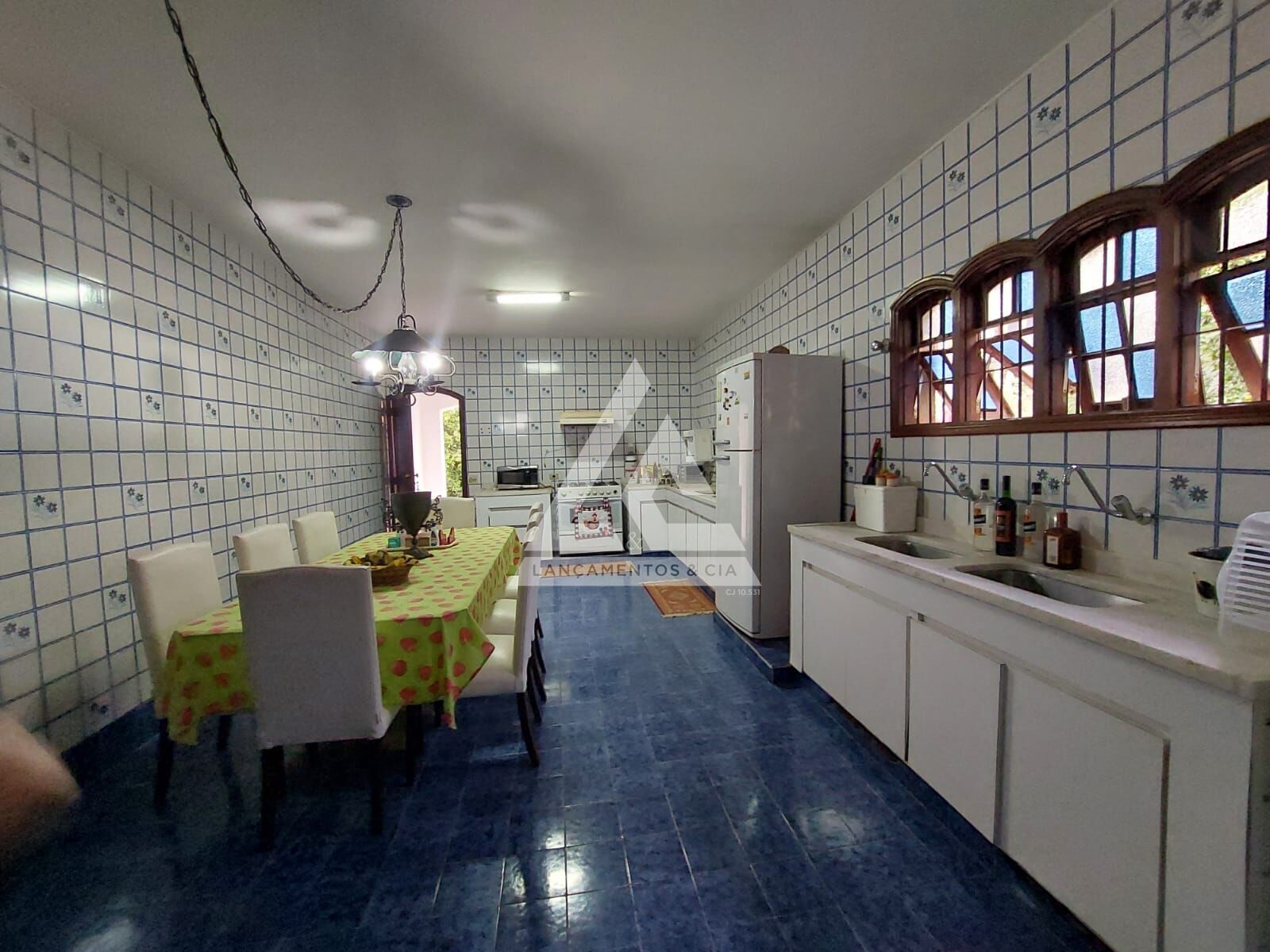 Casa à venda com 8 quartos, 500m² - Foto 16