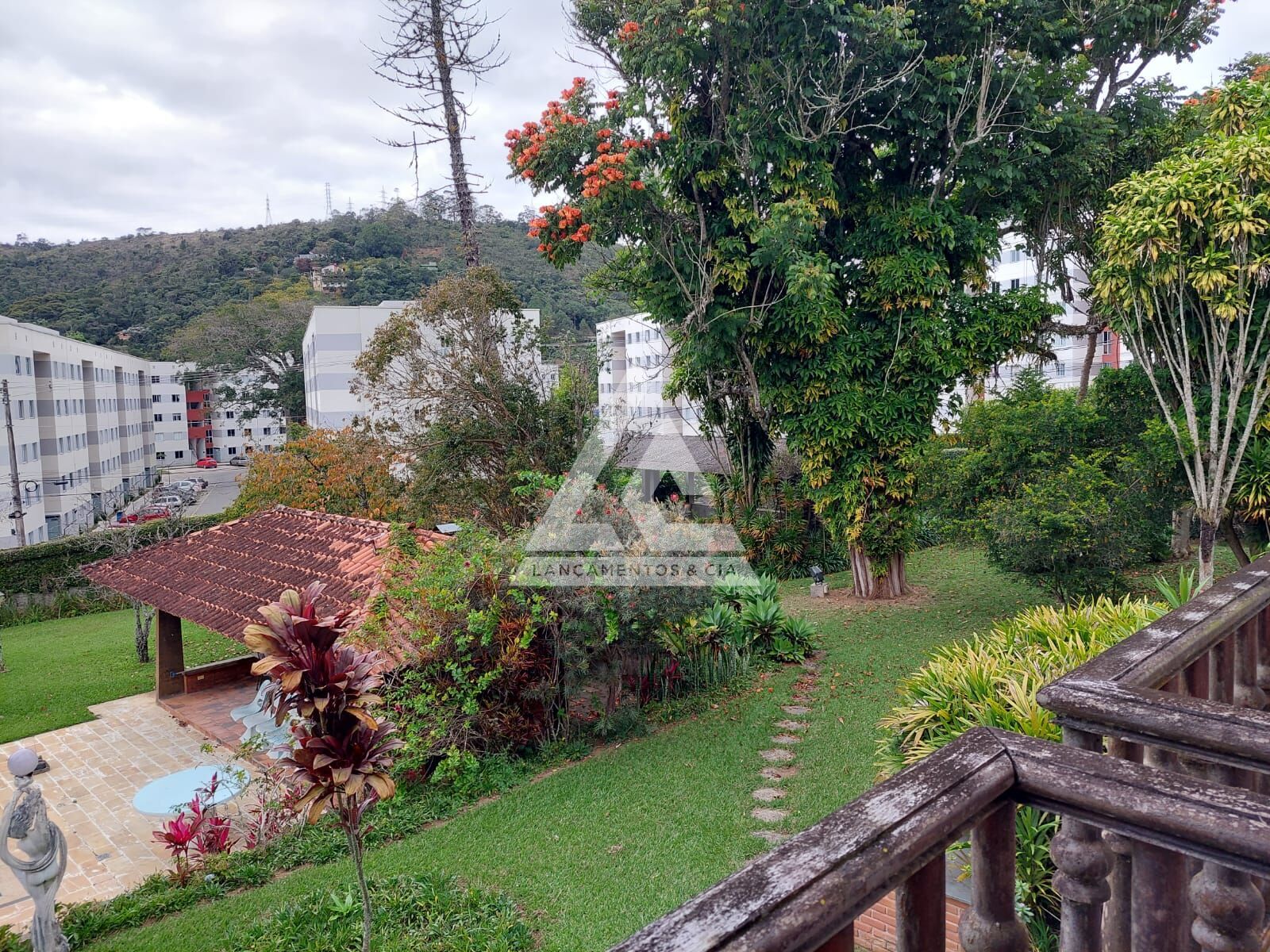 Casa à venda com 8 quartos, 500m² - Foto 13