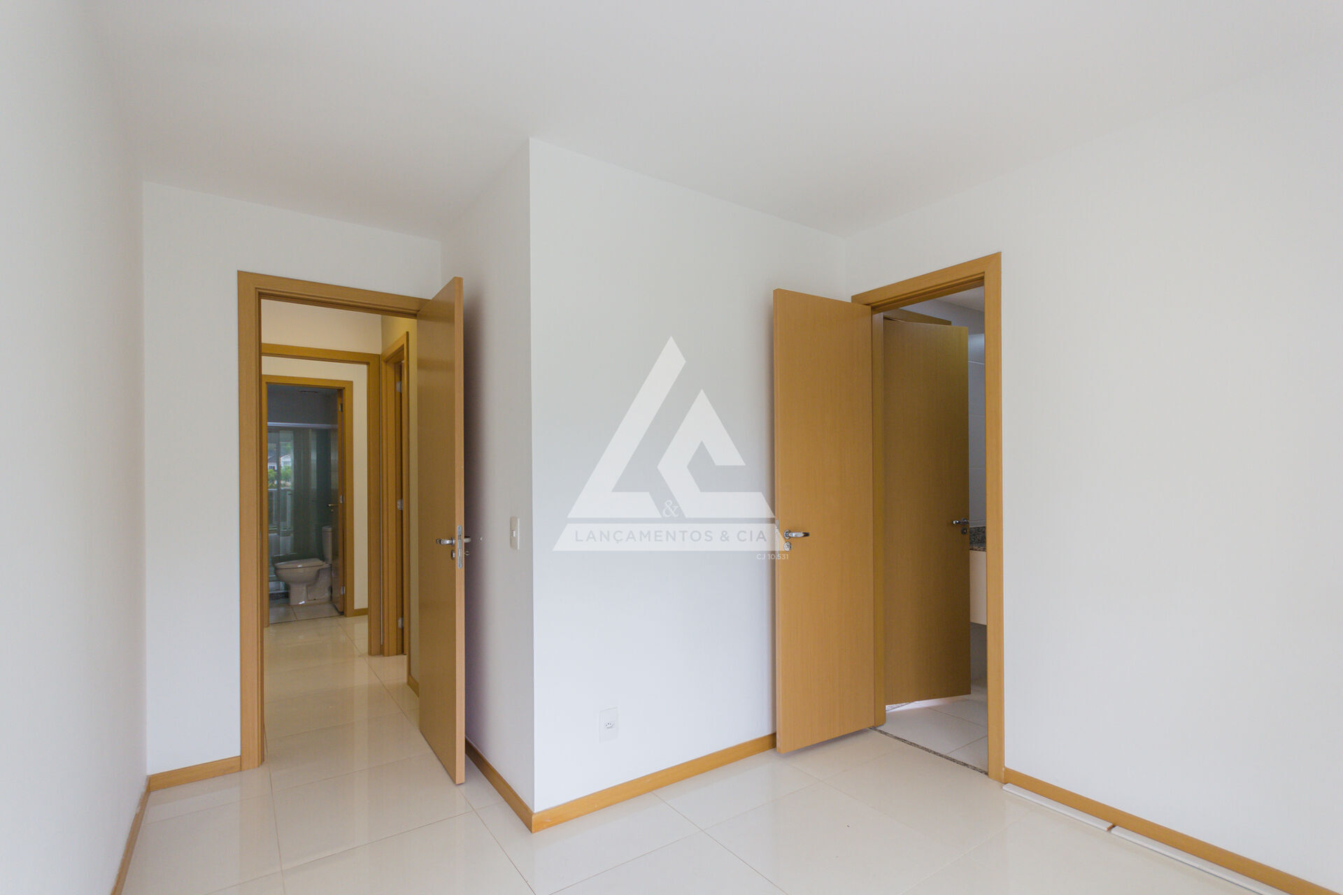 Apartamento à venda com 3 quartos, 93m² - Foto 9