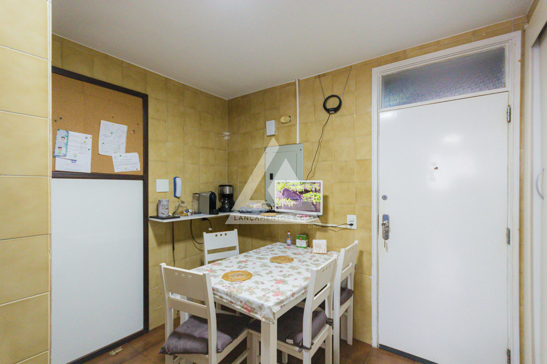 Apartamento à venda com 4 quartos, 205m² - Foto 32