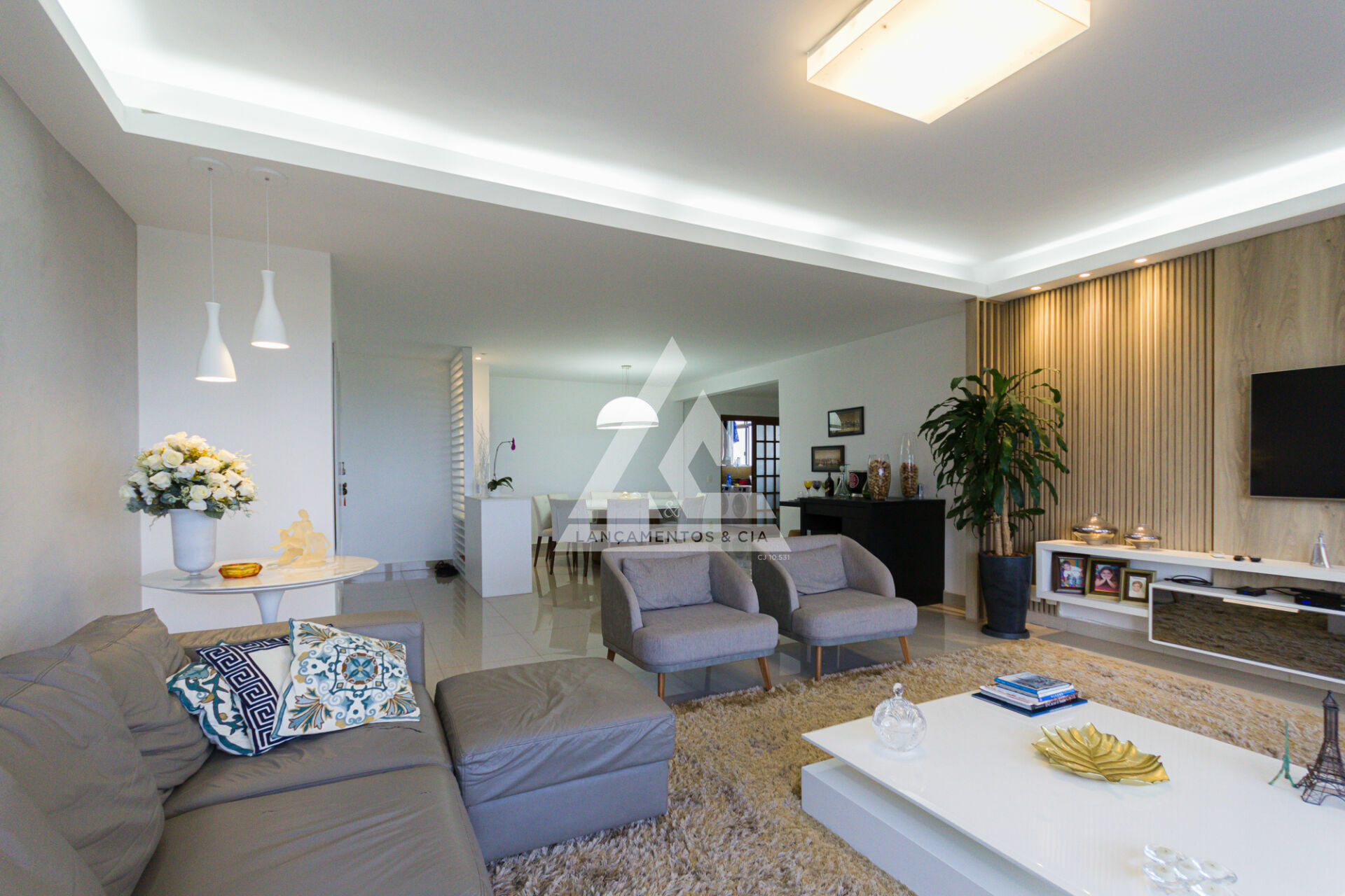 Apartamento à venda com 4 quartos, 205m² - Foto 4