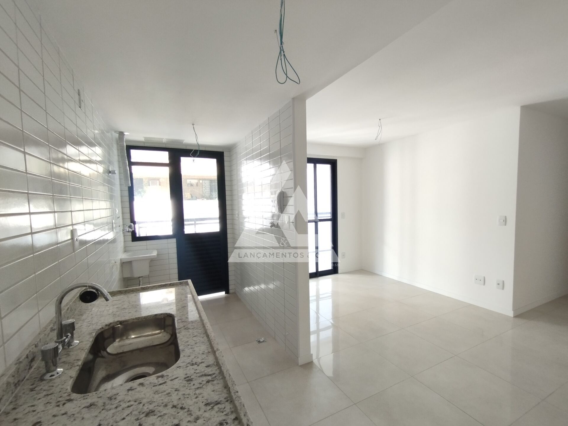 Apartamento à venda com 2 quartos, 62m² - Foto 5