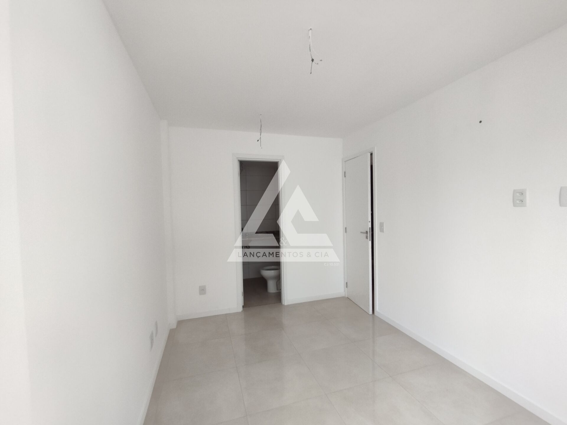 Apartamento à venda com 2 quartos, 62m² - Foto 8