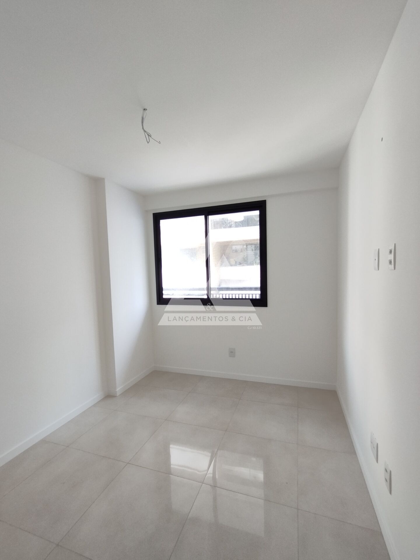 Apartamento à venda com 2 quartos, 62m² - Foto 9