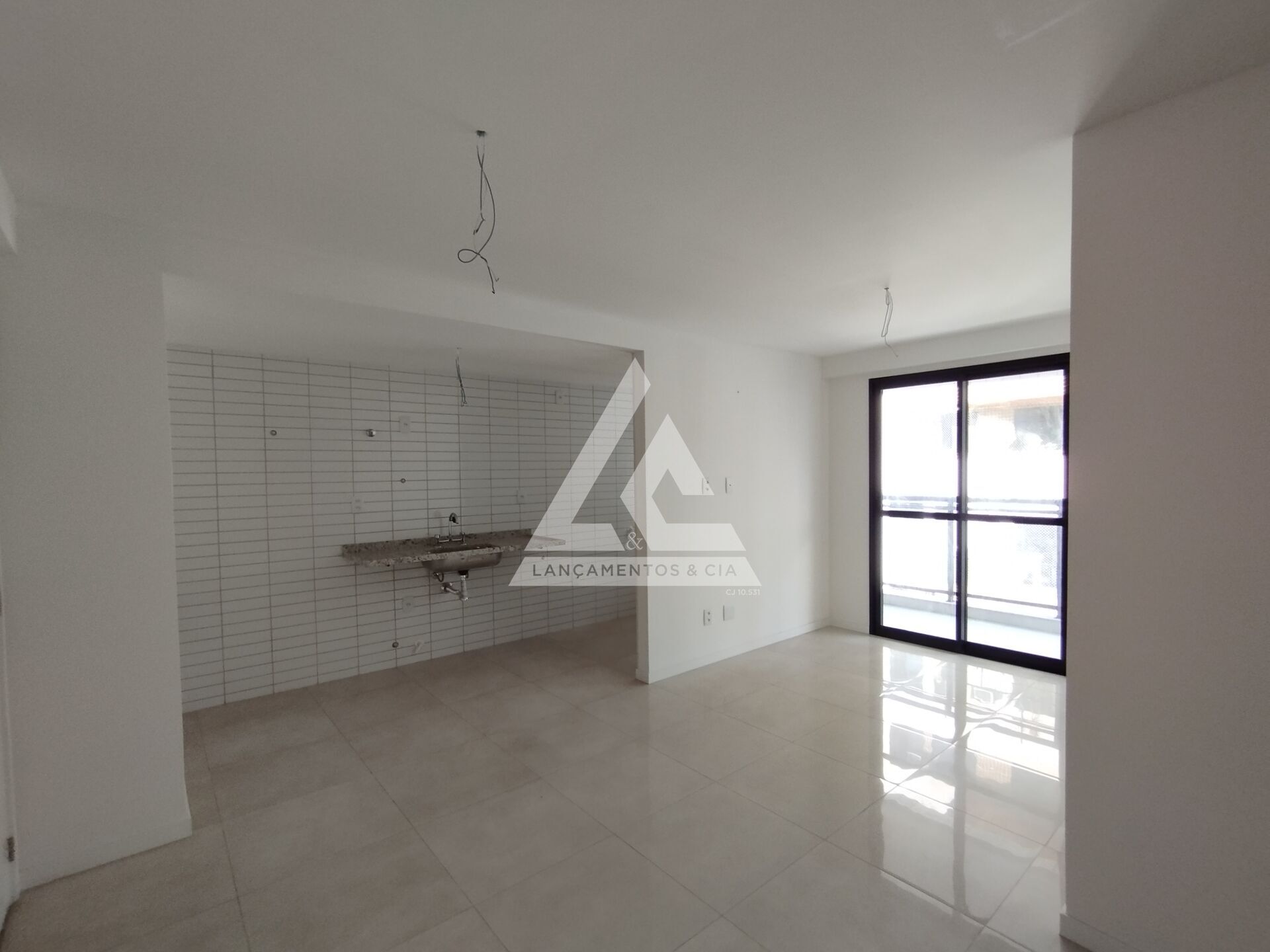 Apartamento à venda com 2 quartos, 62m² - Foto 6