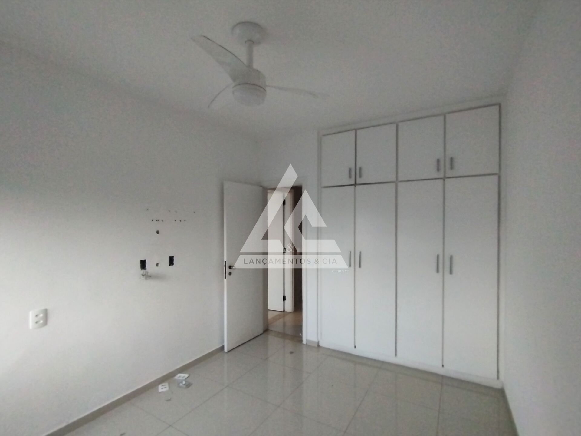 Apartamento à venda com 4 quartos, 205m² - Foto 13