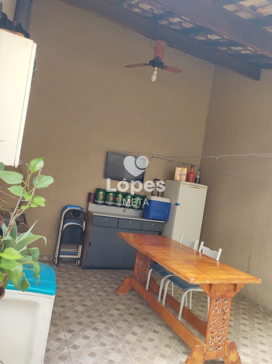 Casa à venda com 3 quartos, 117m² - Foto 4