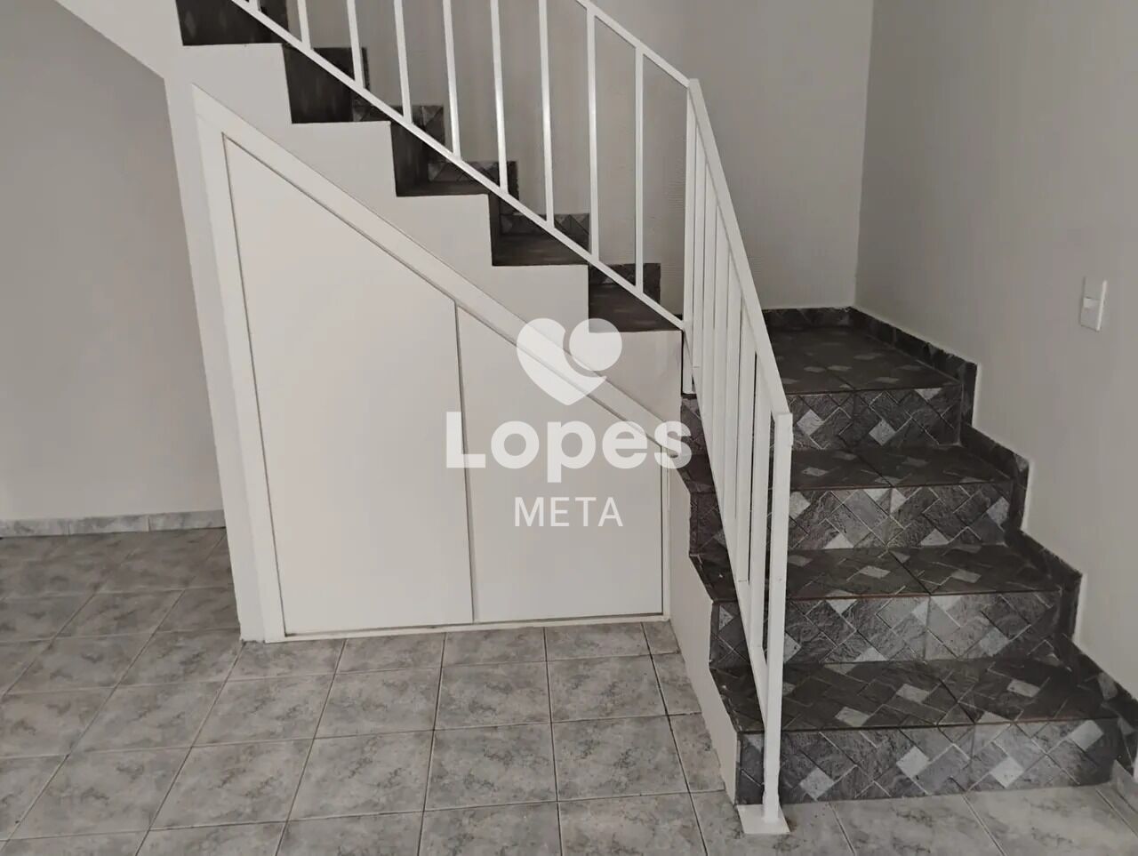 Casa à venda com 5 quartos, 144m² - Foto 4