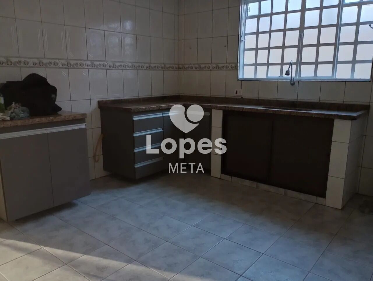 Casa à venda com 5 quartos, 144m² - Foto 3