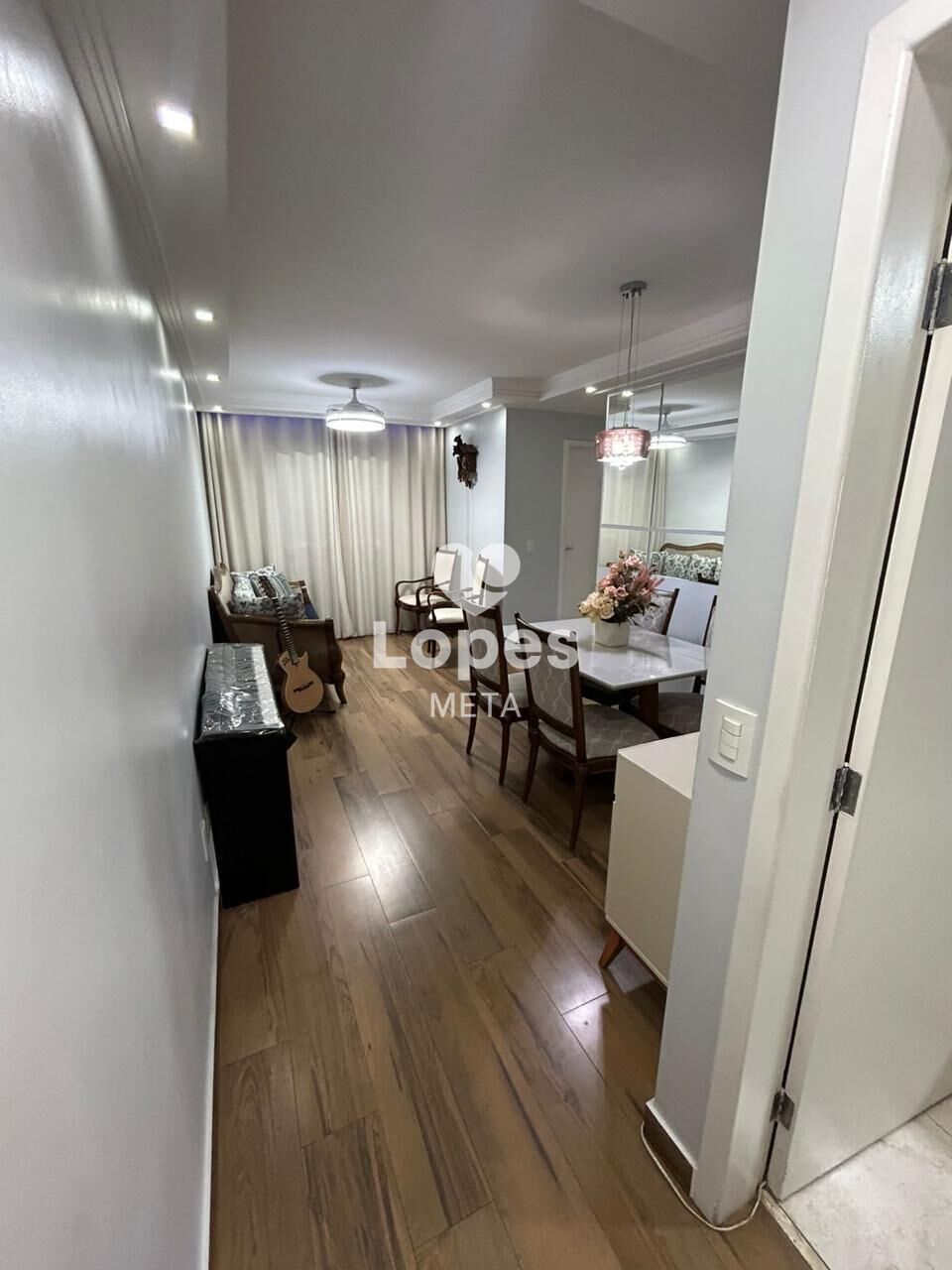 Apartamento à venda com 2 quartos, 67m² - Foto 2