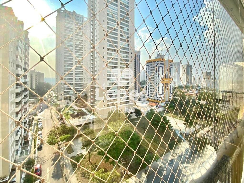 Apartamento à venda com 3 quartos, 194m² - Foto 2