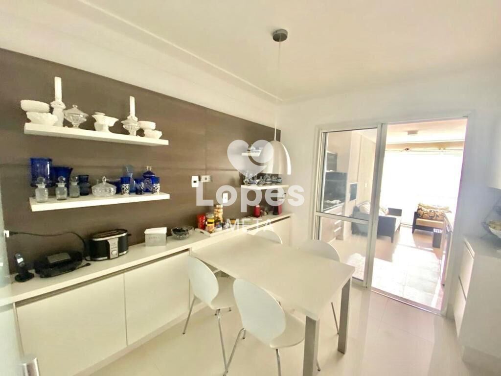 Apartamento à venda com 3 quartos, 194m² - Foto 5