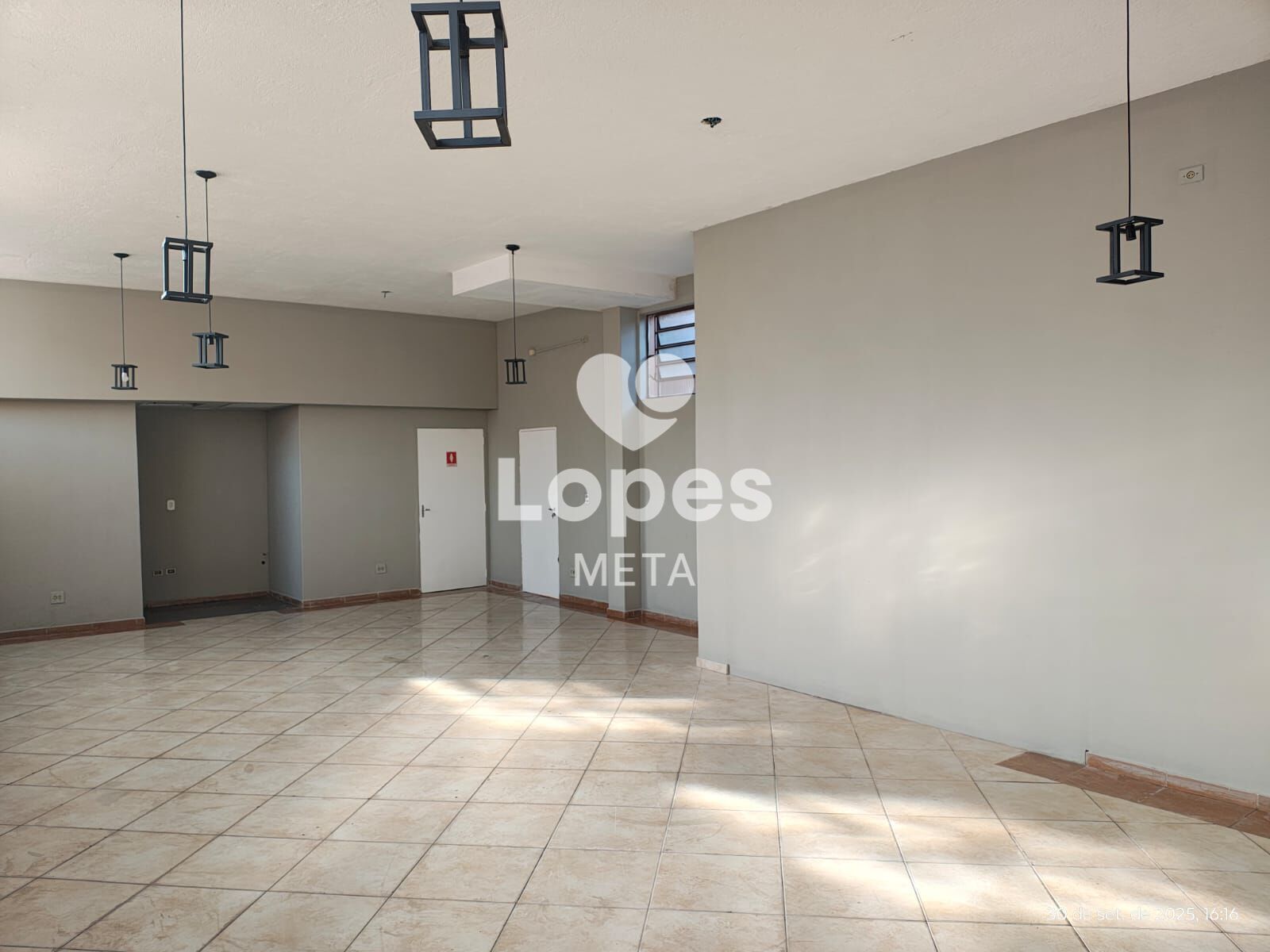 Loja-Salão, 160 m² - Foto 1