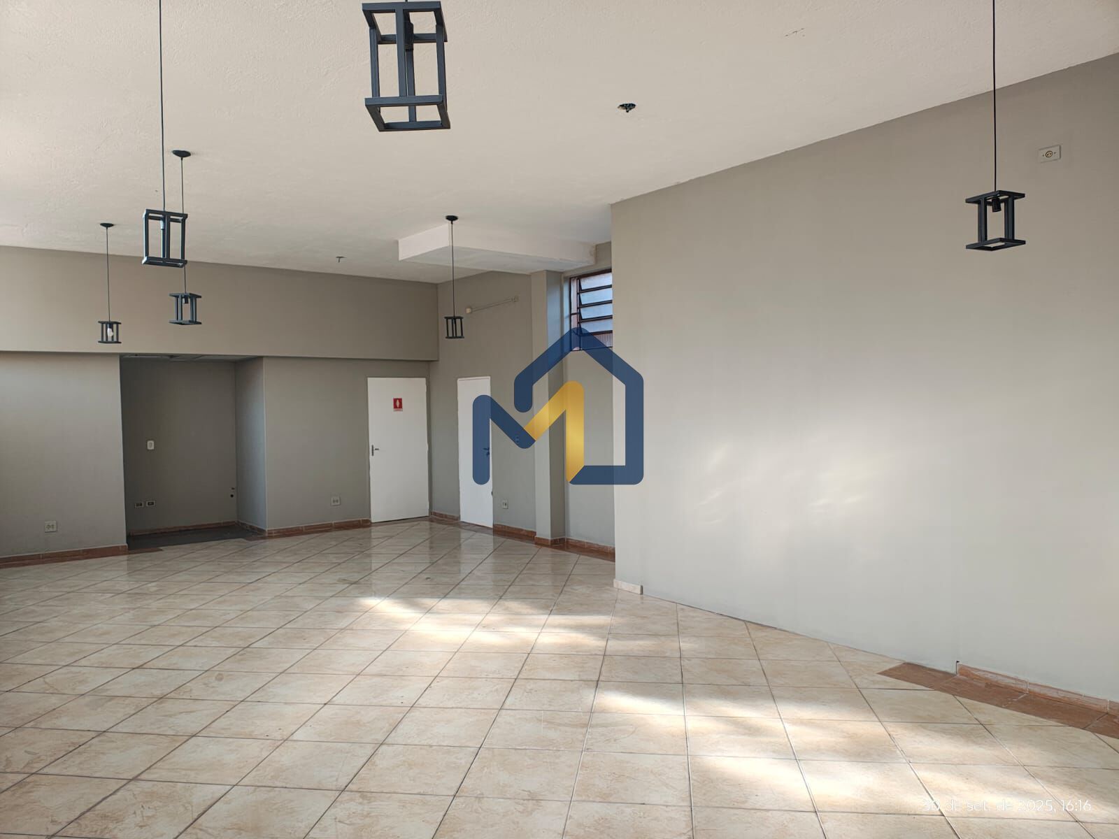 Loja-Salão, 160 m² - Foto 1