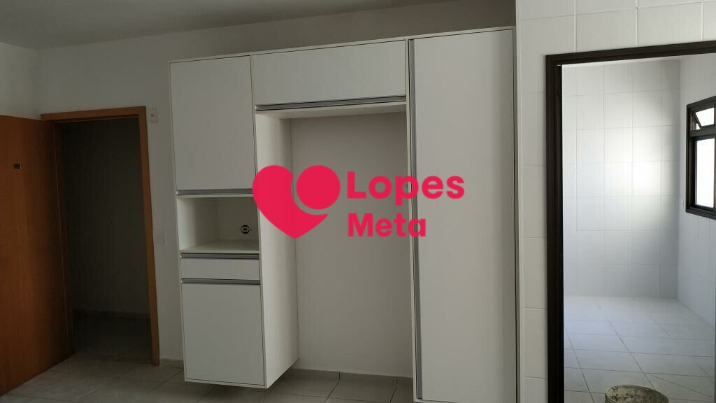 Apartamento para alugar com 4 quartos, 157m² - Foto 2