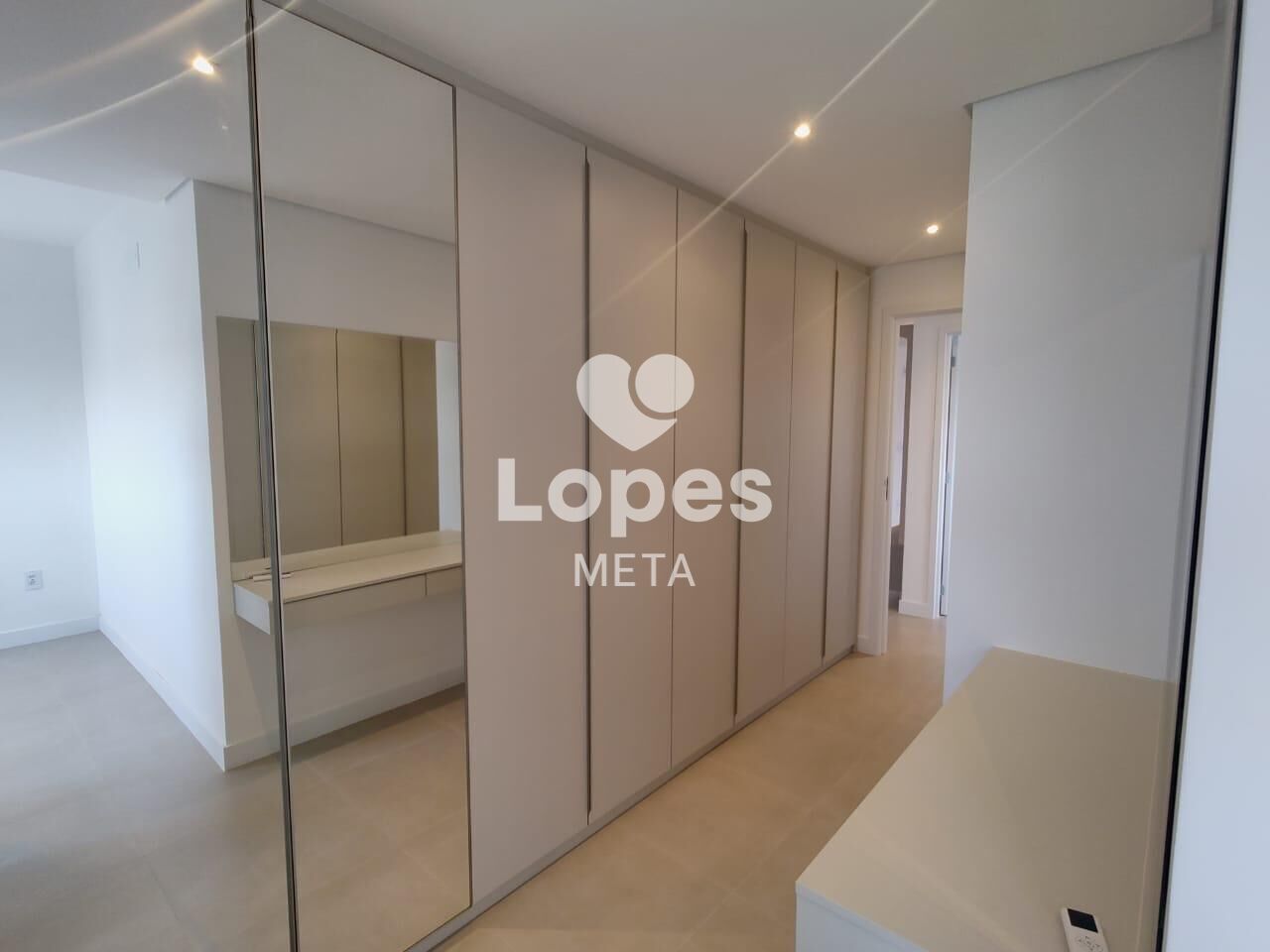Apartamento para alugar com 3 quartos, 120m² - Foto 13