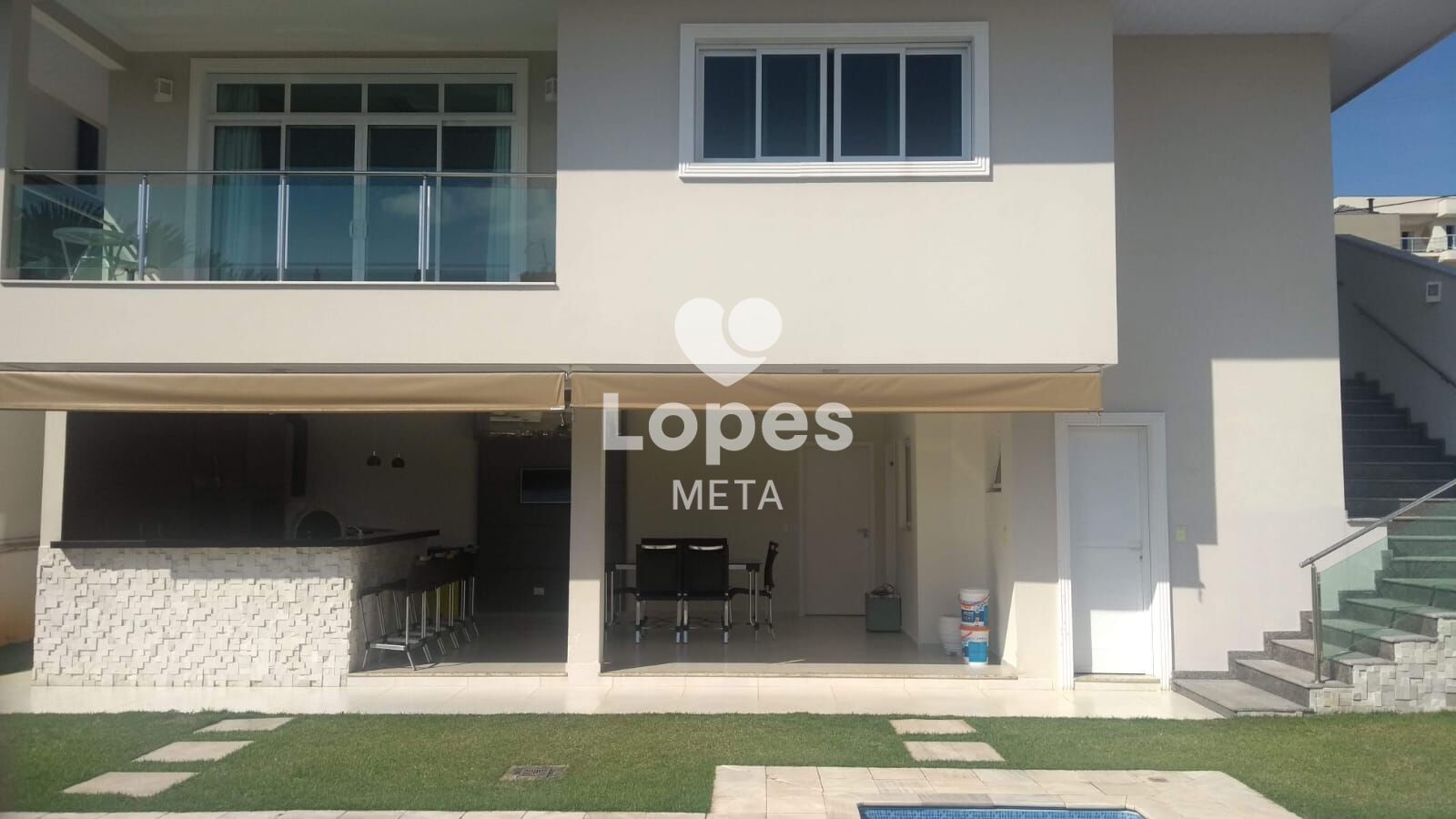 Casa à venda com 4 quartos, 337m² - Foto 2