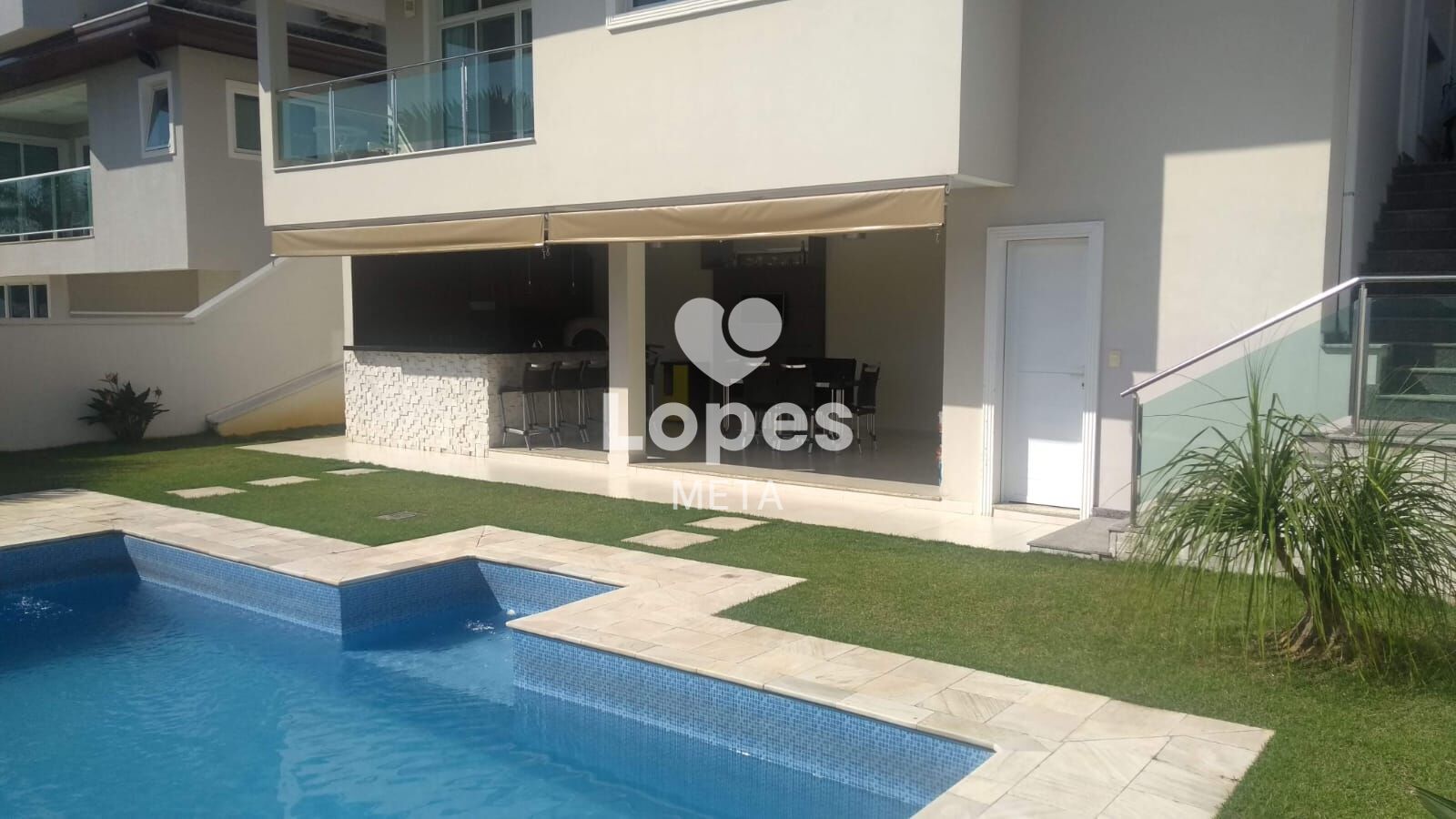 Casa à venda com 4 quartos, 337m² - Foto 3