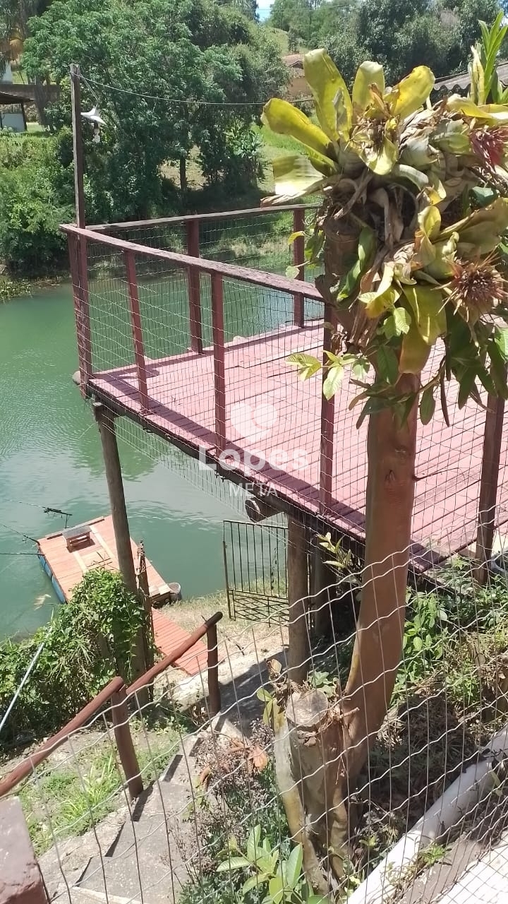 Chácara à venda com 2 quartos, 700m² - Foto 1