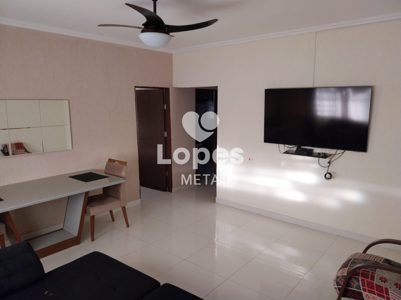 Casa à venda com 2 quartos, 118m² - Foto 1