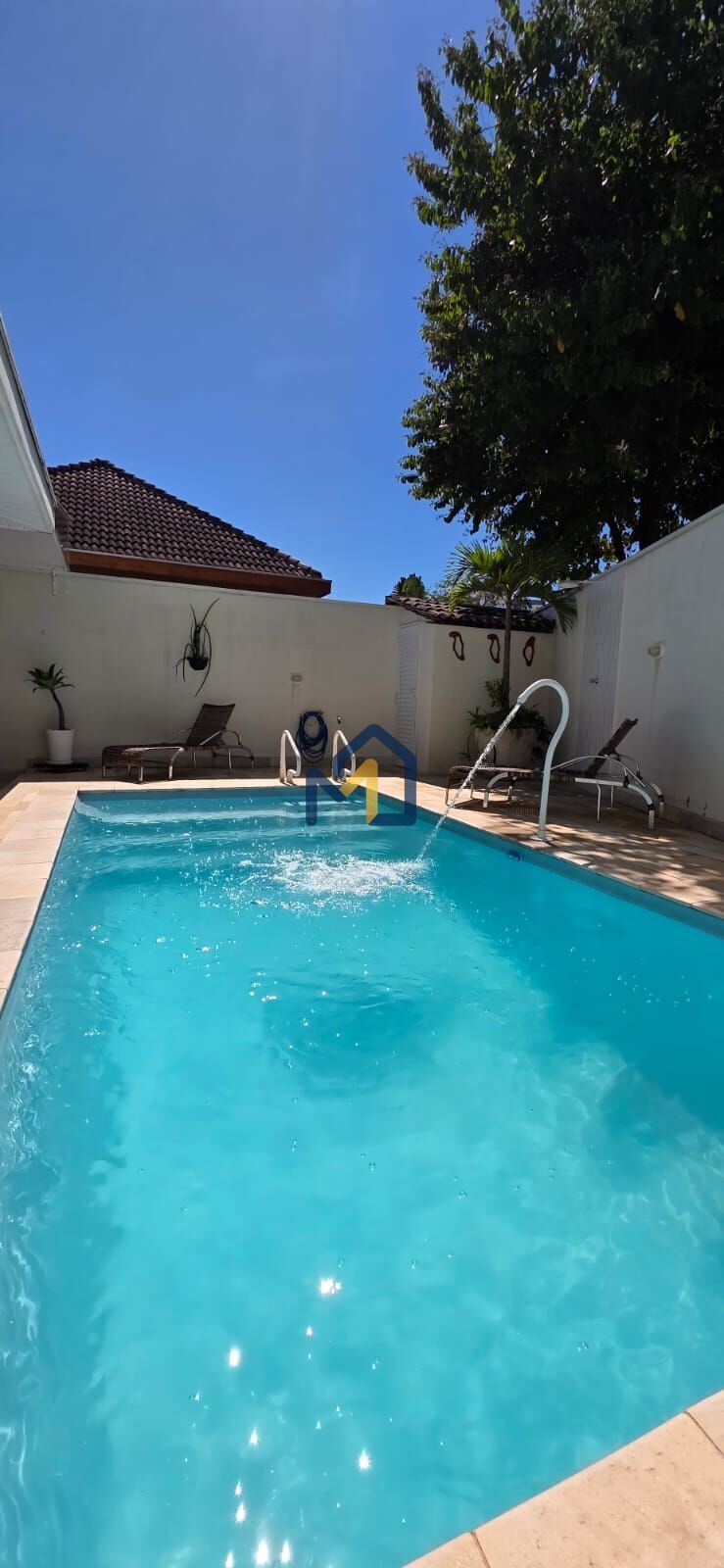 Casa, 3 quartos, 196 m² - Foto 1