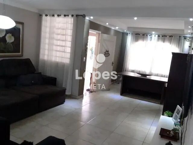 Casa à venda com 3 quartos, 200m² - Foto 2